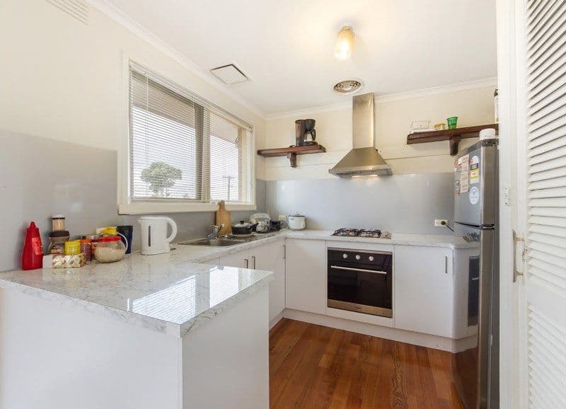 2 Bretton Court, St Albans VIC 3021, St Albans - Thumbnail 3