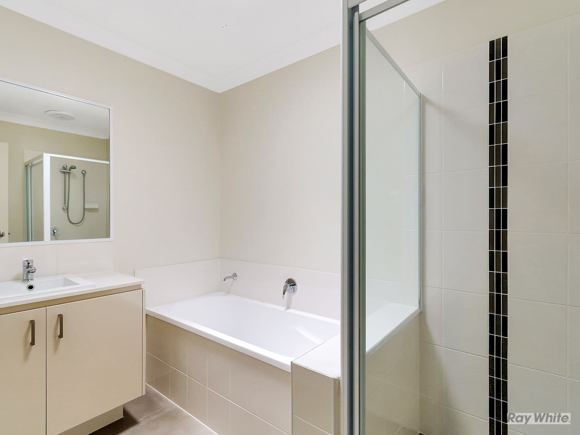 22 Phoebe Way, Gleneagle QLD 4285, Gleneagle - Thumbnail 6