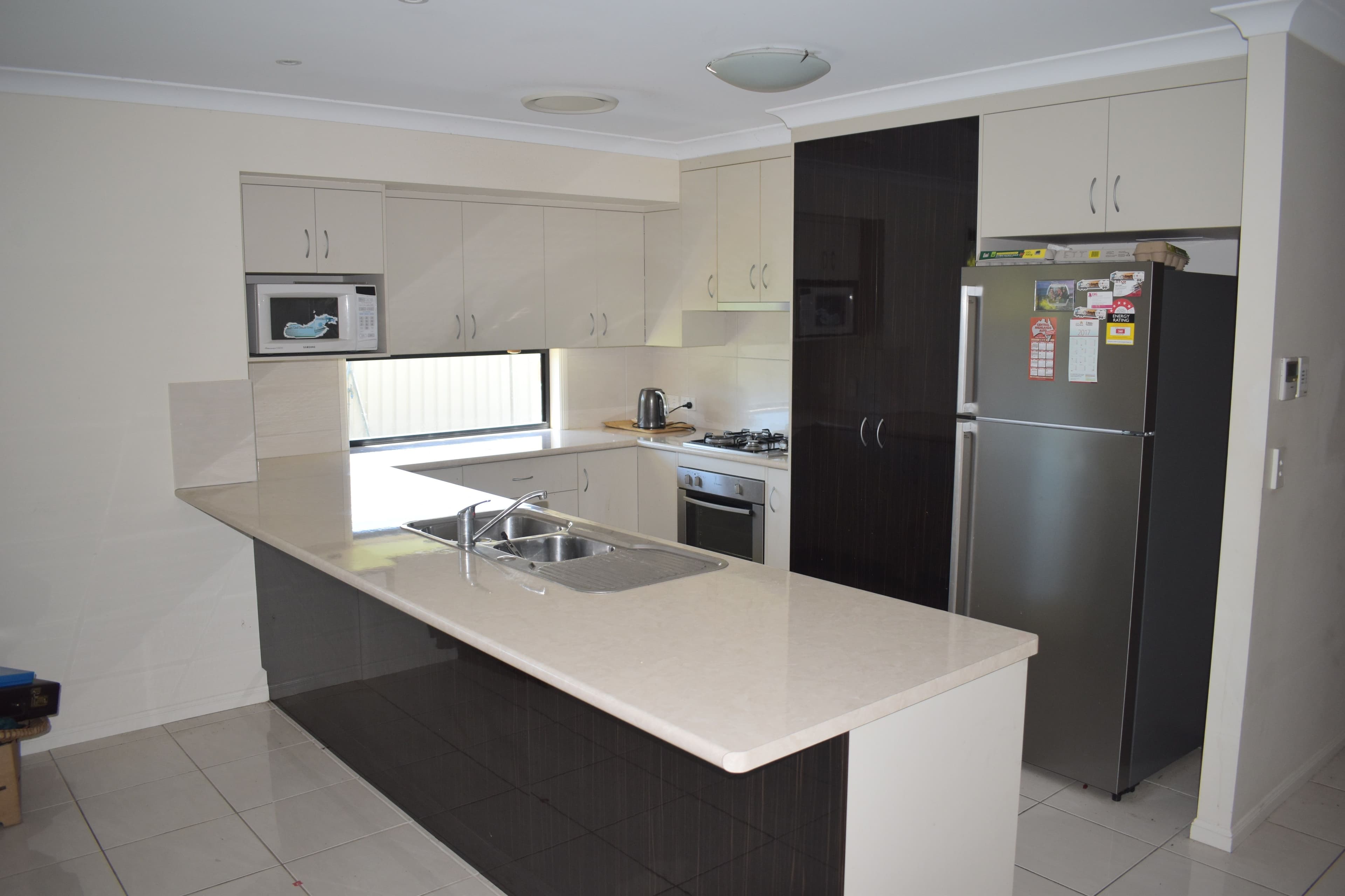 8 Spellman Street, Emerald QLD 4720, Emerald - Thumbnail 2