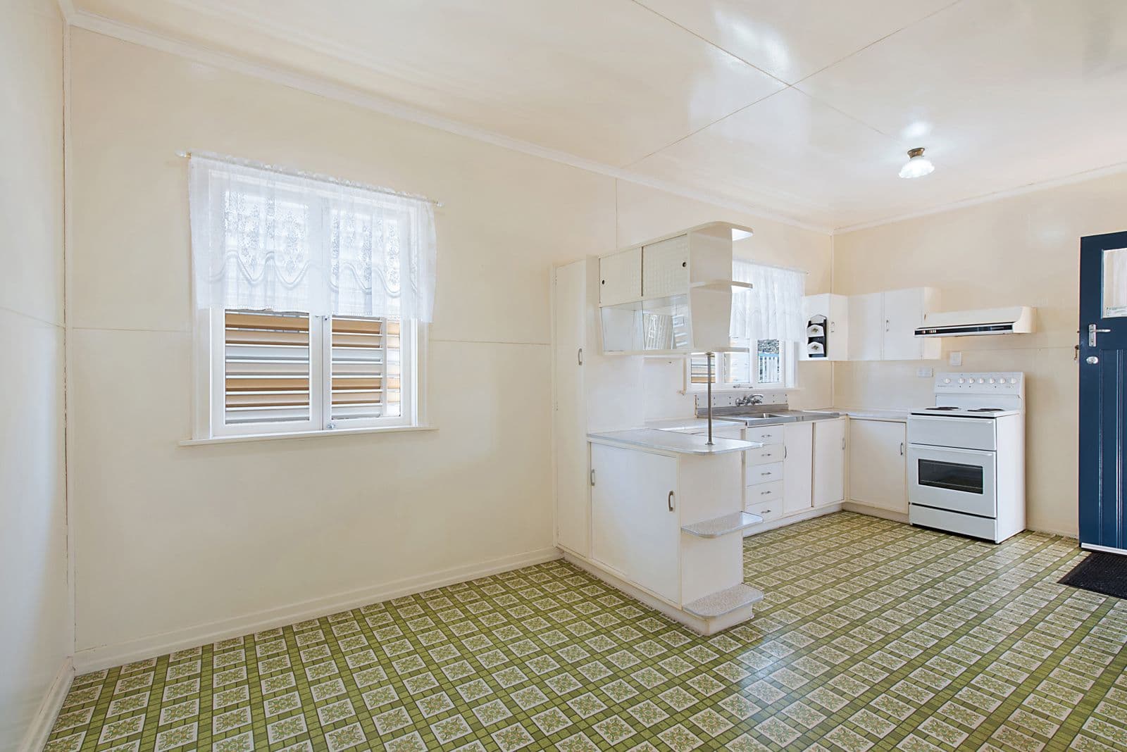 70 Lindwall Street, Upper Mount Gravatt QLD 4122, Upper Mount Gravatt - Thumbnail 3