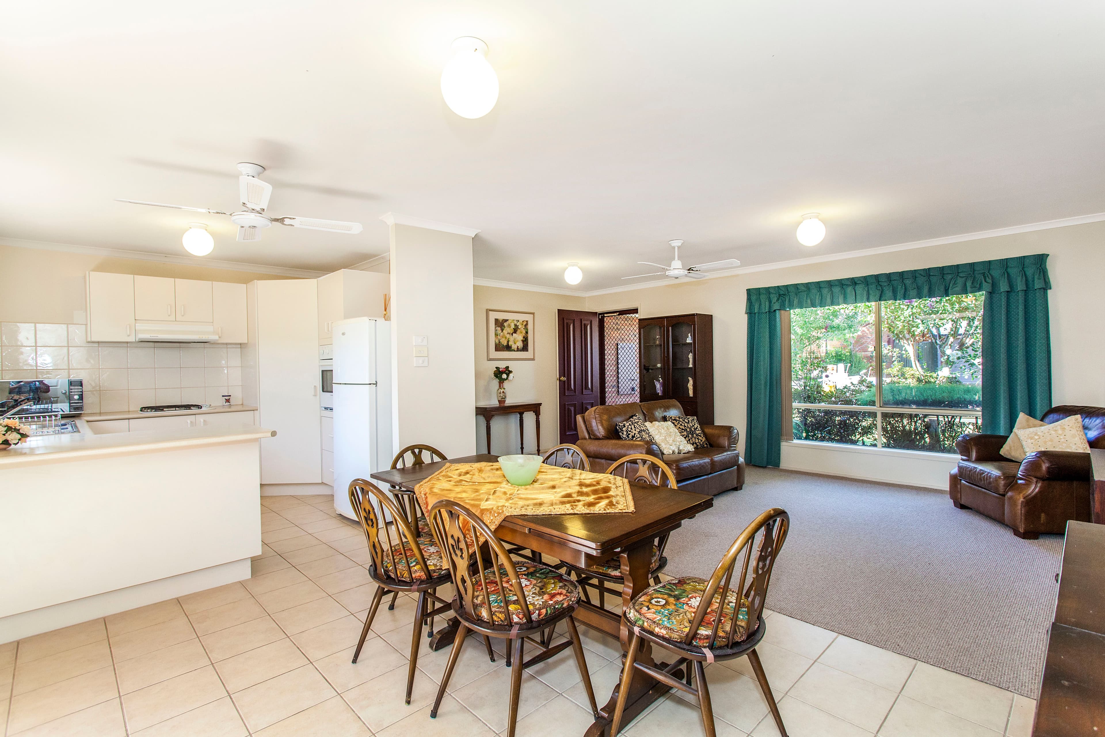 15 Sandon Circuit, Forest Hill VIC 3131, Forest Hill - Thumbnail 4