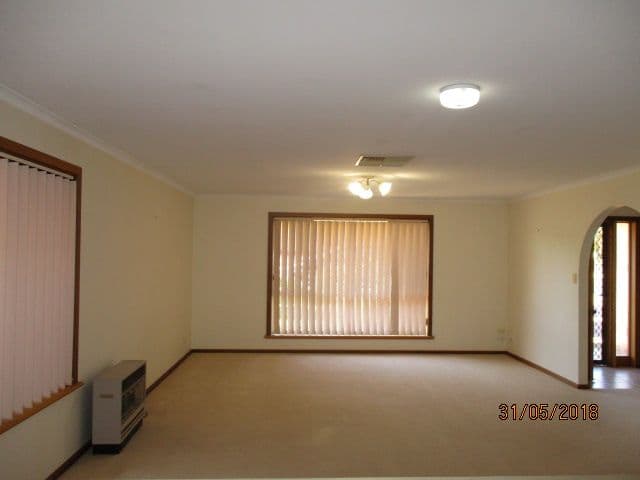 1/16 Cates Avenue, Waikerie SA 5330, Waikerie - Thumbnail 2