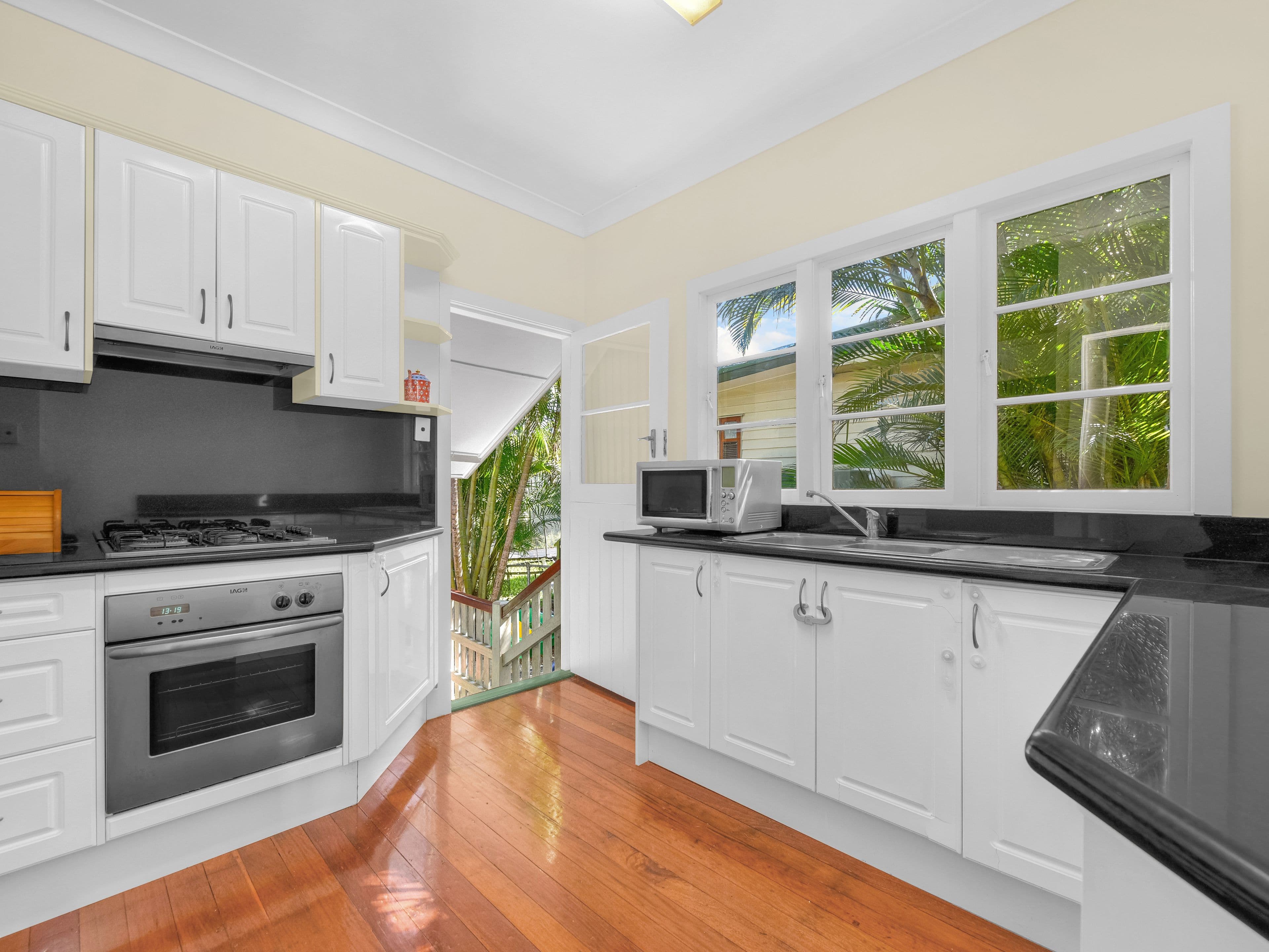 22 Belfast Street, Yeronga QLD 4104, Yeronga - Thumbnail 2