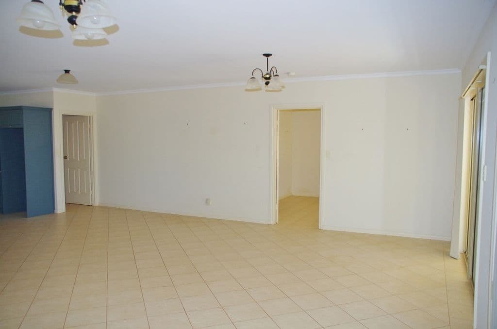 4 Sorrento Court, Renmark SA 5341, Renmark - Thumbnail 6