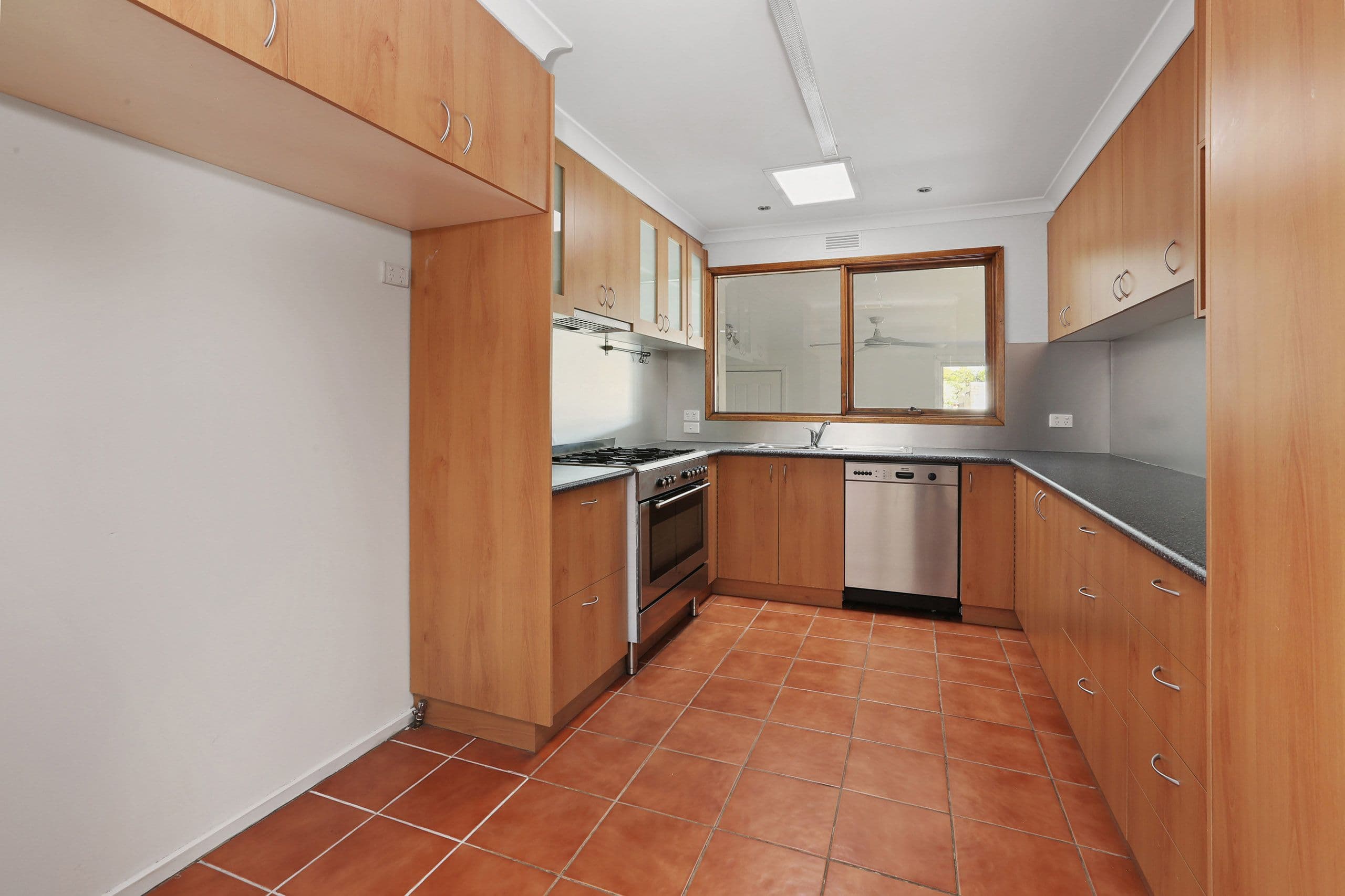 128 McClelland Avenue, Lara VIC 3212, Lara - Thumbnail 3