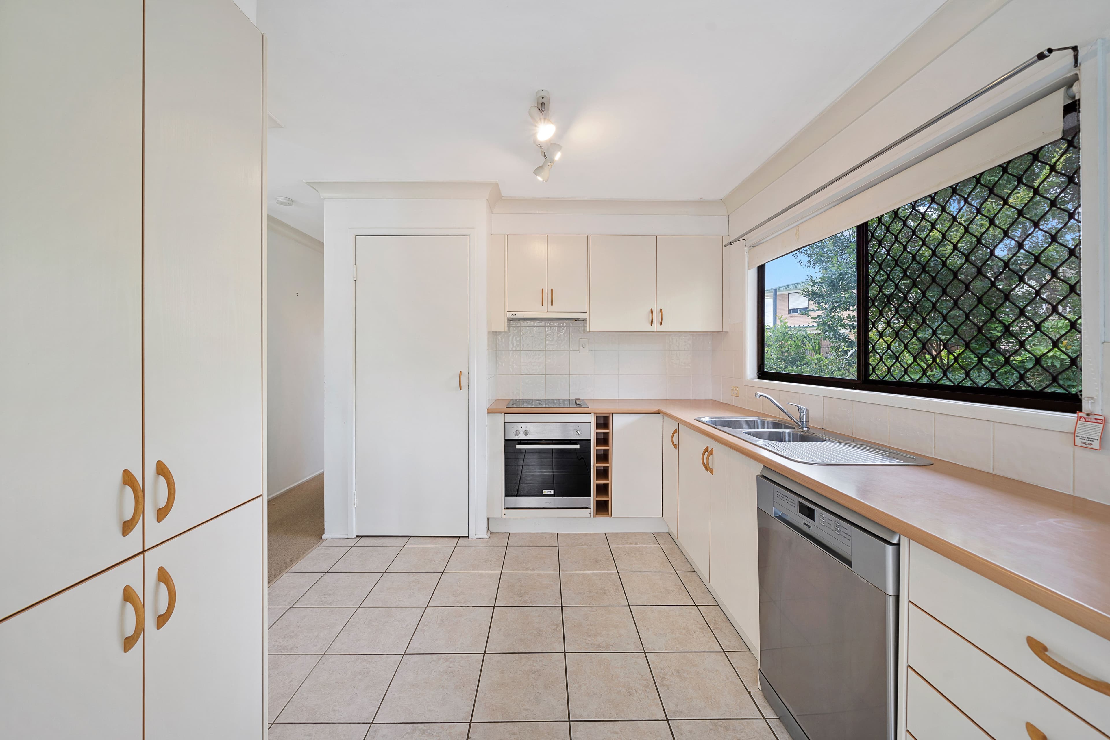 16 Melinda Court, Springwood QLD 4127, Springwood - Thumbnail 8