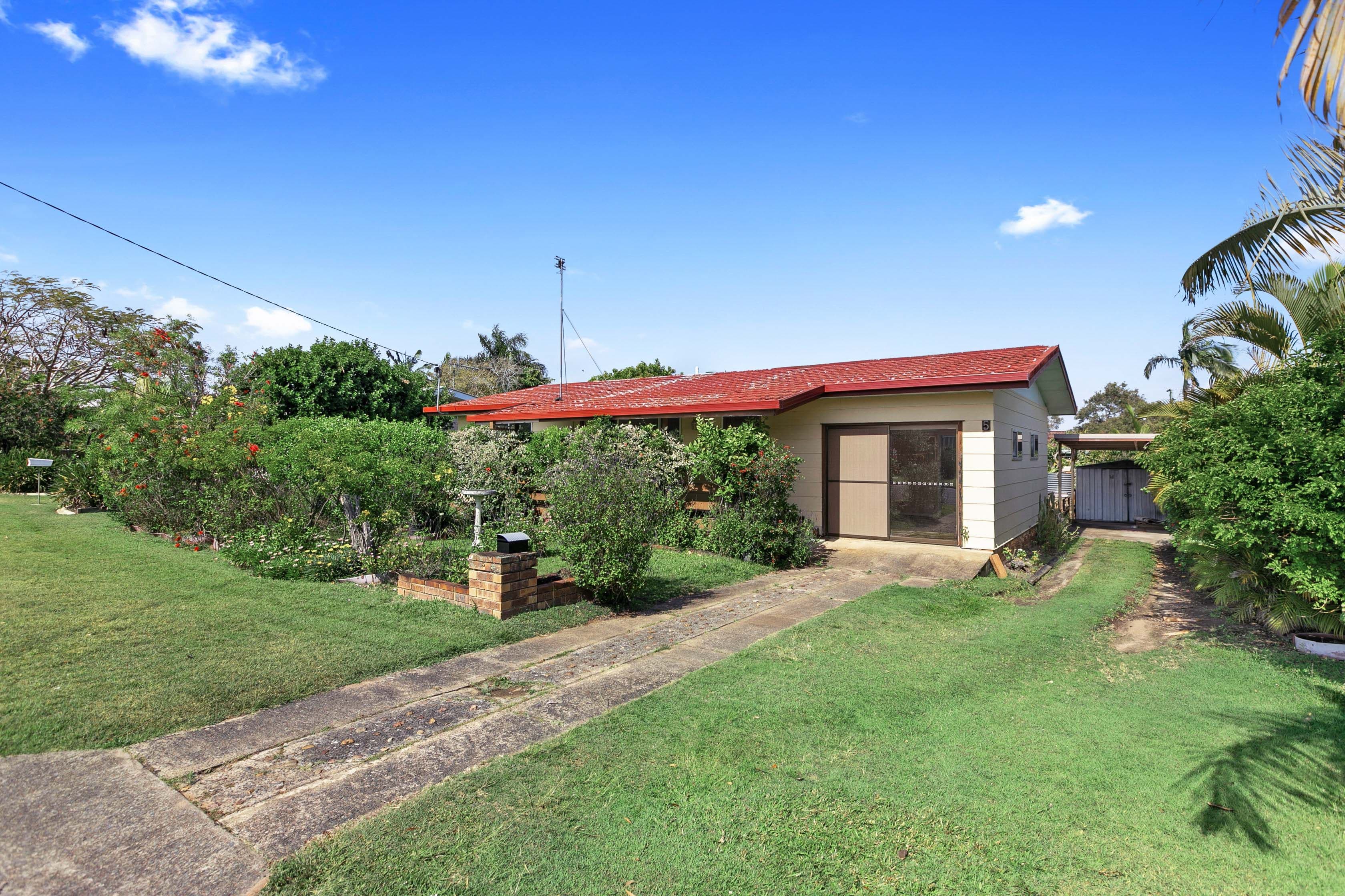 5 Haynes Street, Point Vernon QLD 4655, Point Vernon - Thumbnail 2
