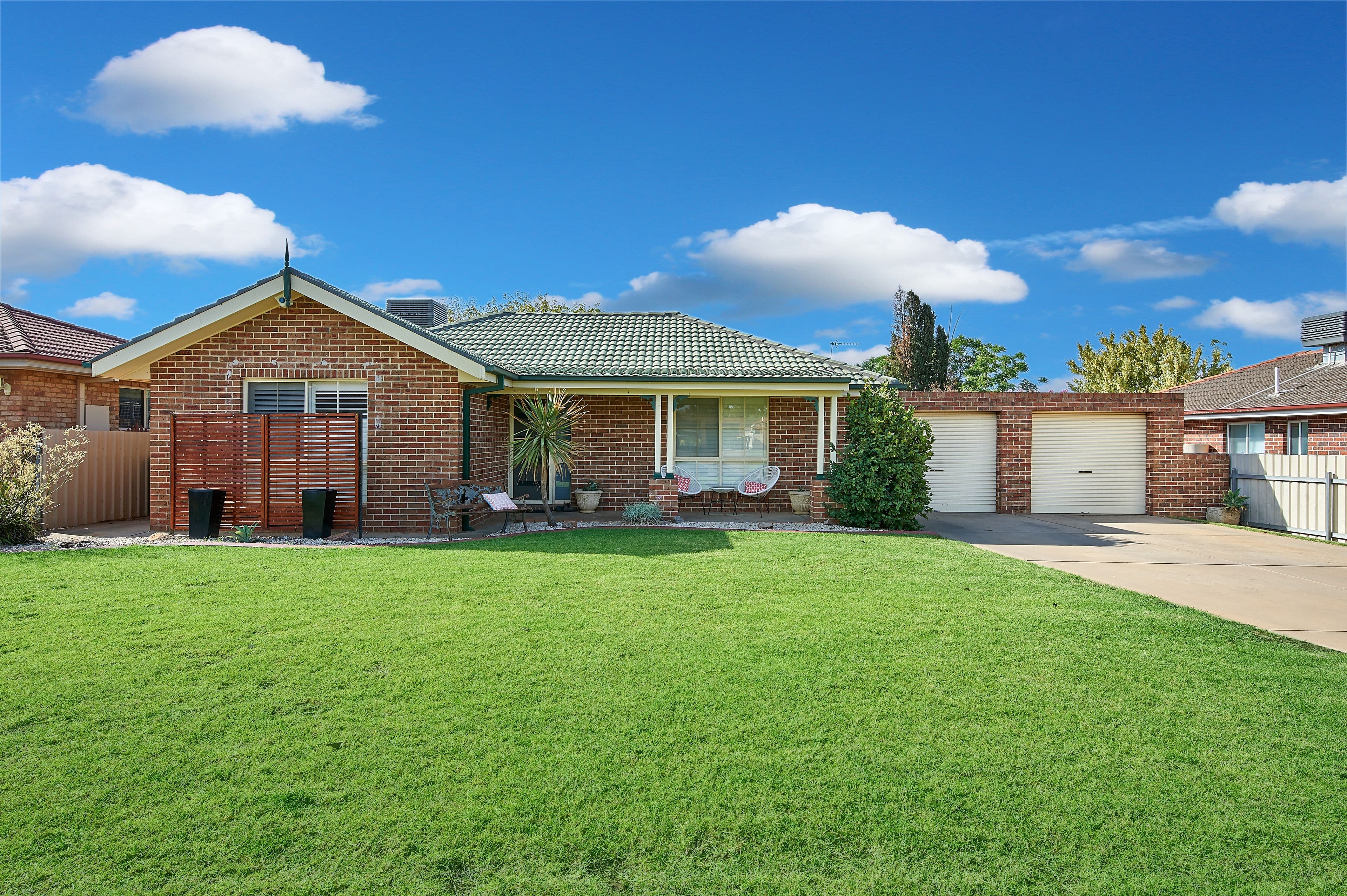 11 Kaldari Crescent, Glenfield Park - Image 1