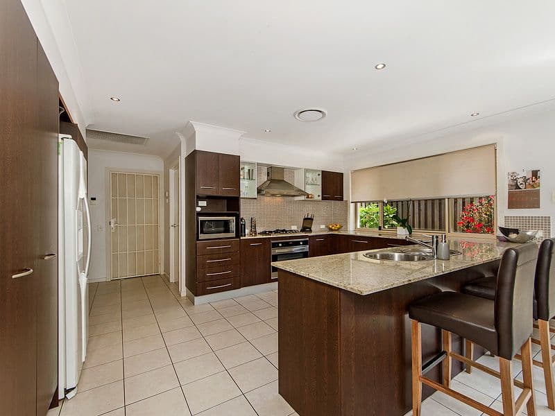 4 Thames Place, Oxenford QLD 4210, Oxenford - Thumbnail 4