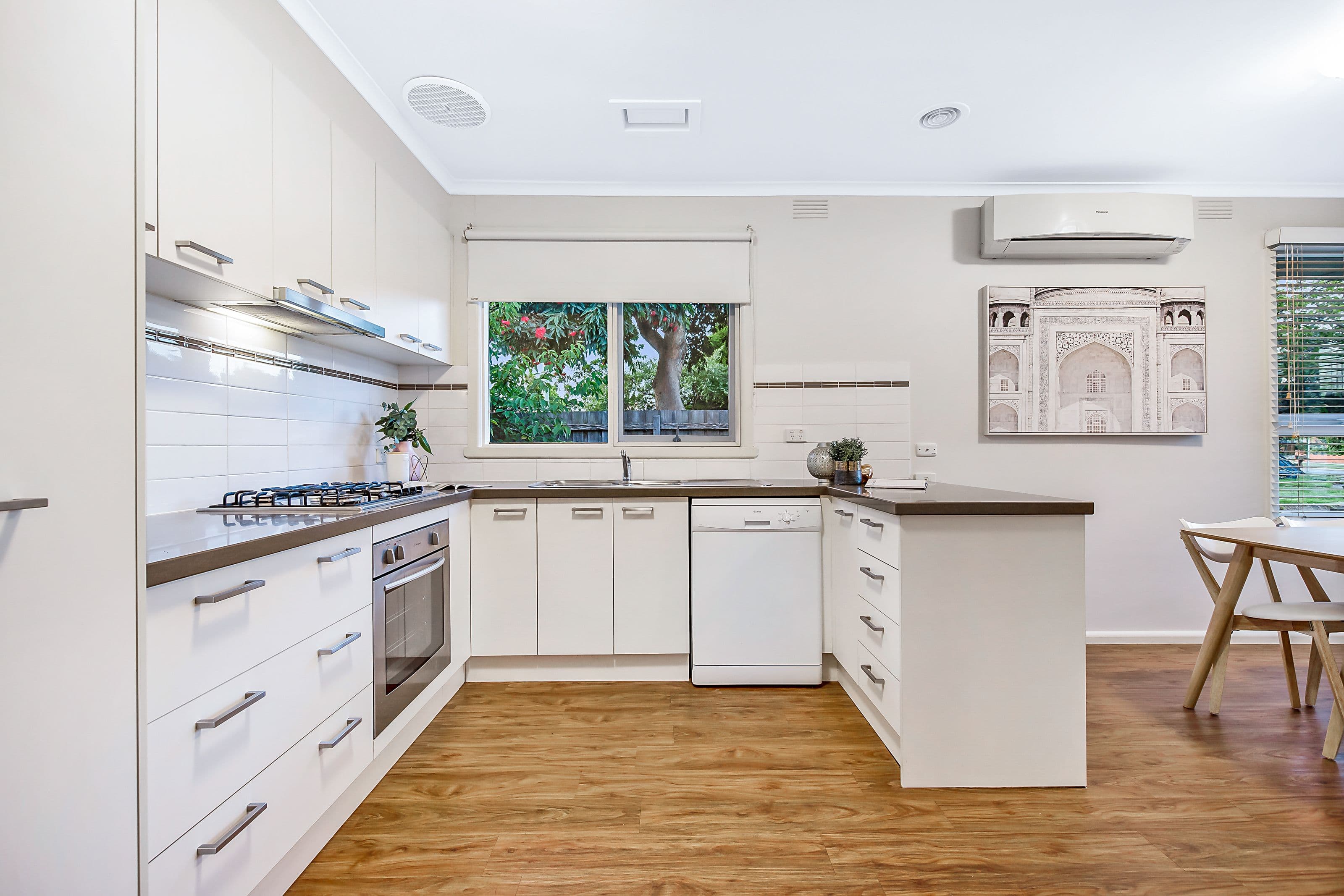 13 Caesar Street, Mulgrave VIC 3170, Mulgrave - Thumbnail 2