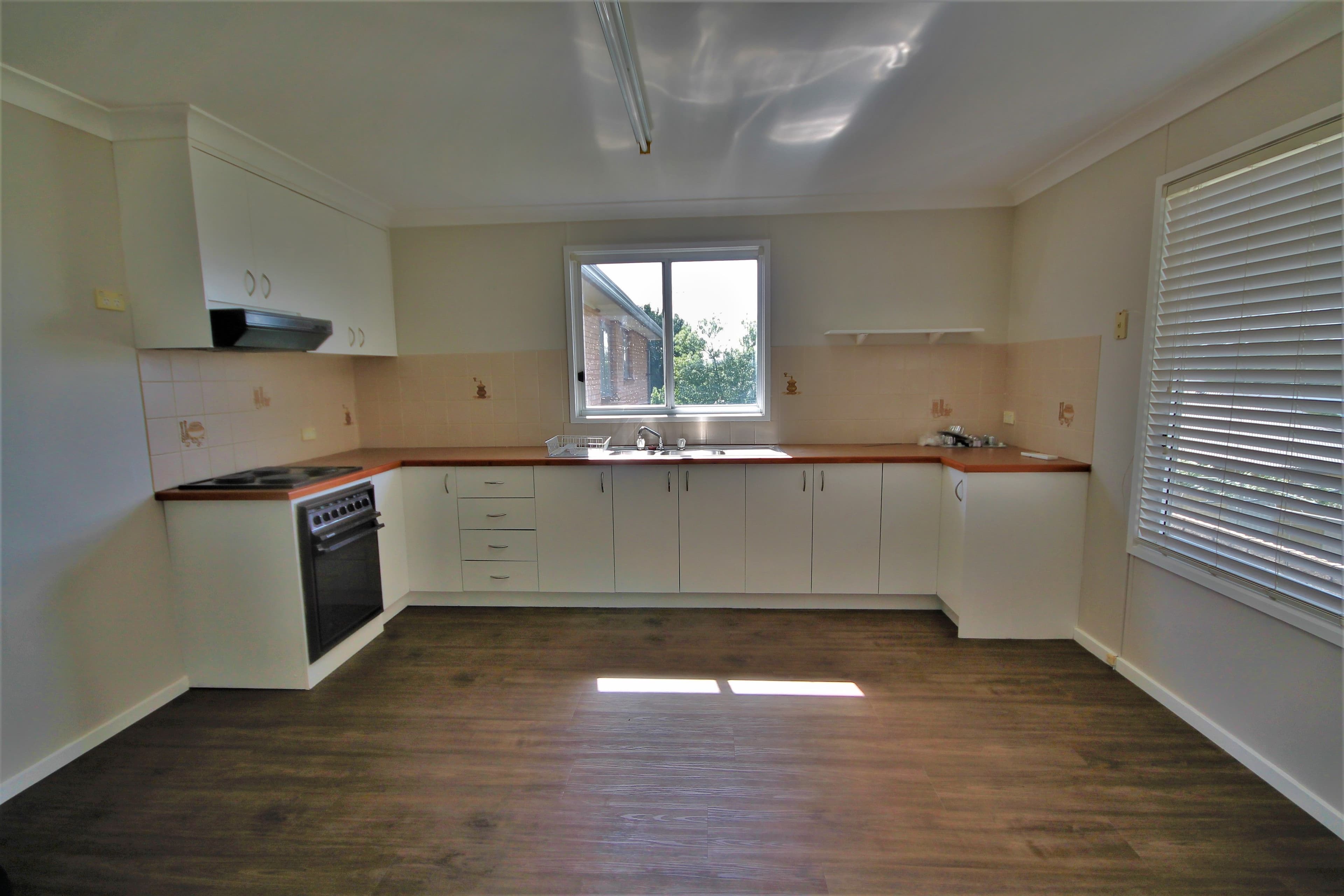 122 Wombat Street, Young - Thumbnail 2