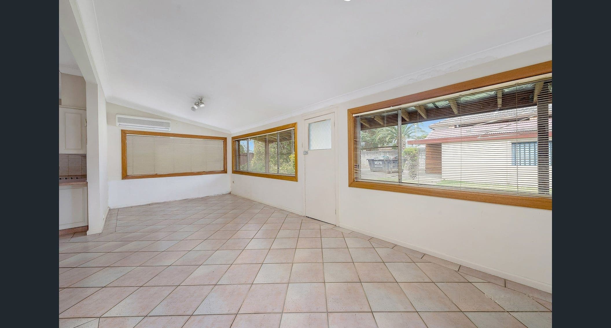 22 Doyle Road, Revesby NSW 2212, Revesby - Thumbnail 3