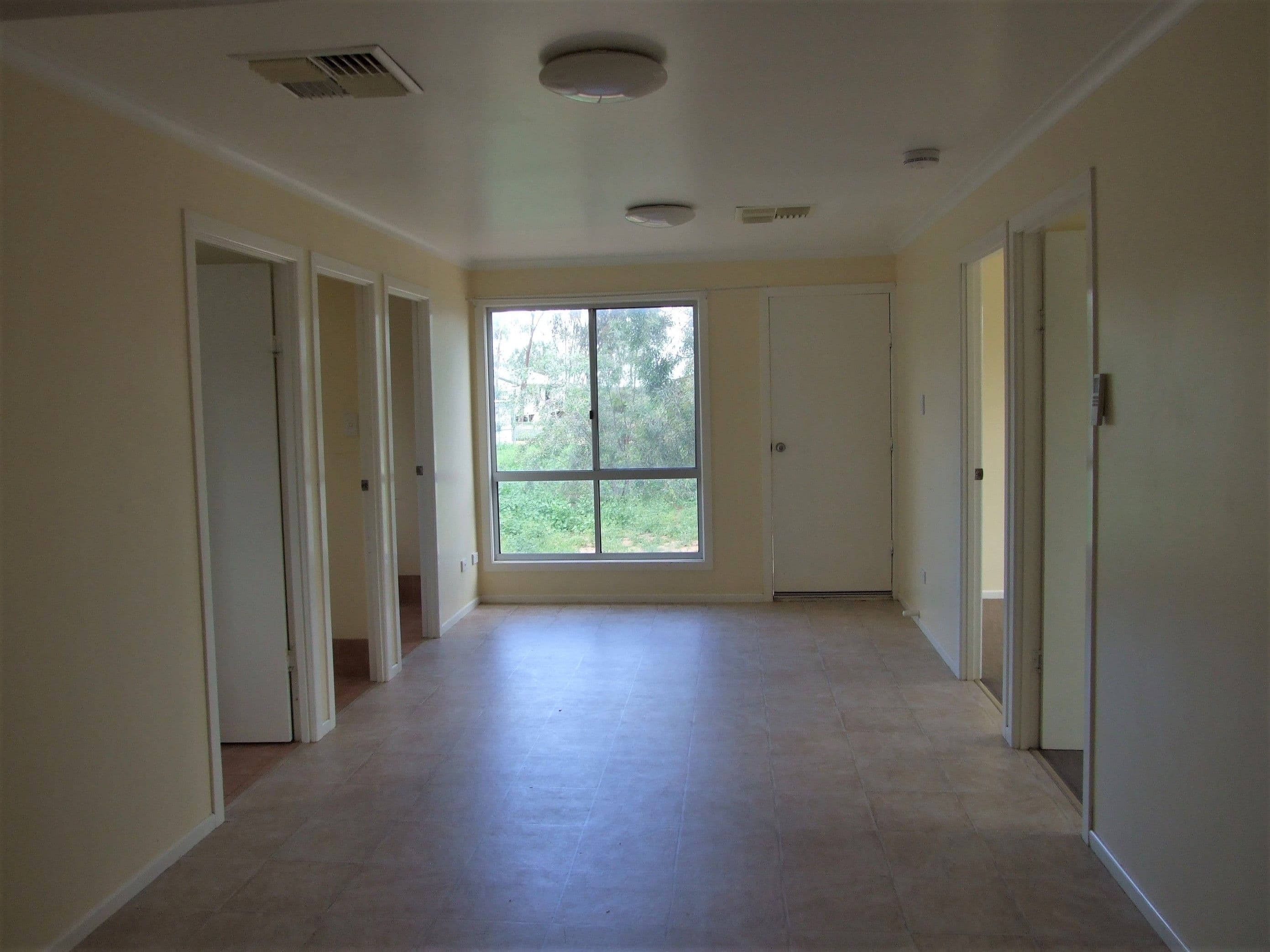 140 Cassowary Street, Longreach QLD 4730, Longreach - Thumbnail 7
