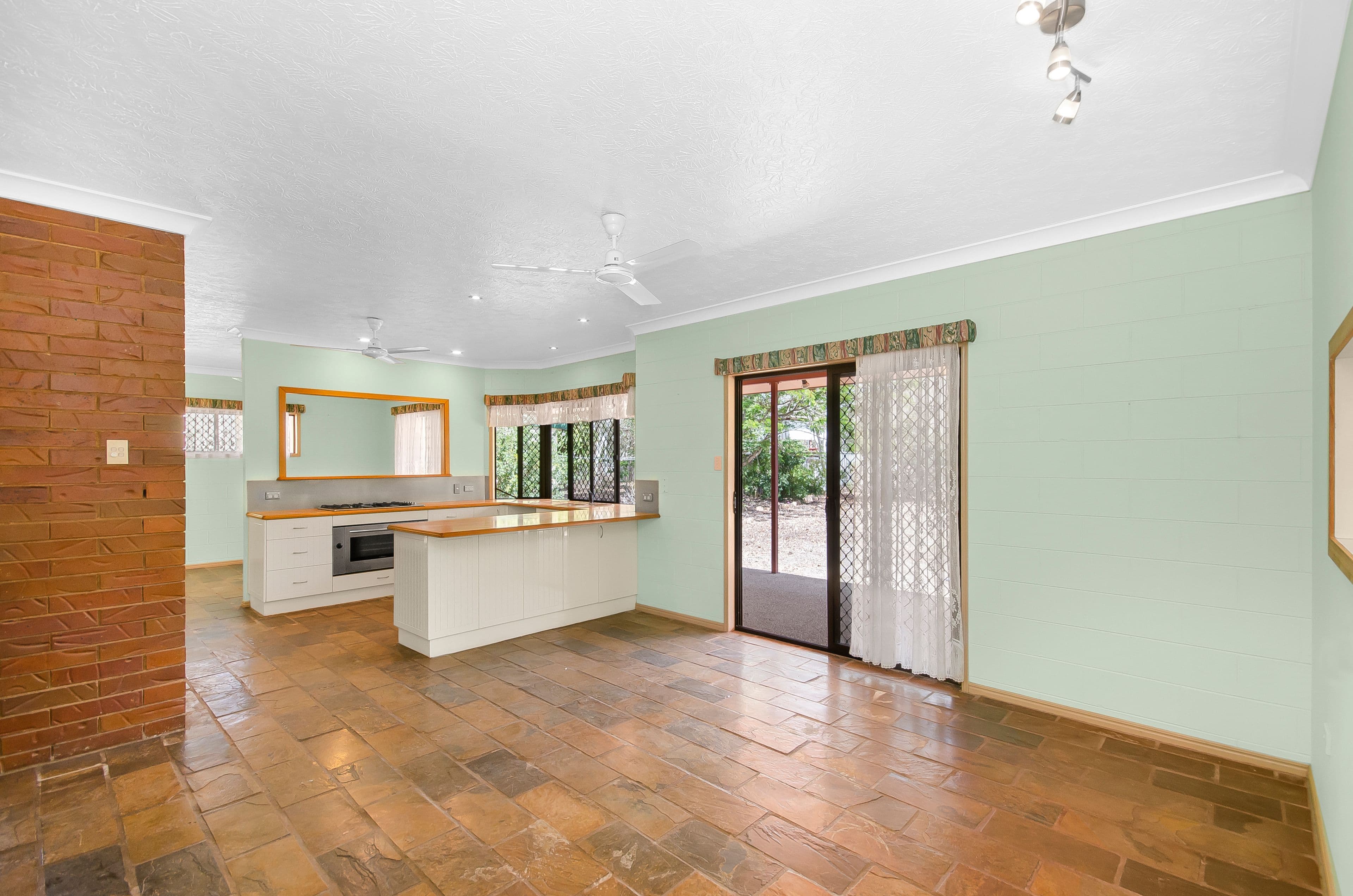 8 Kavenagh Court, Oak Valley QLD 4811, Oak Valley - Thumbnail 4