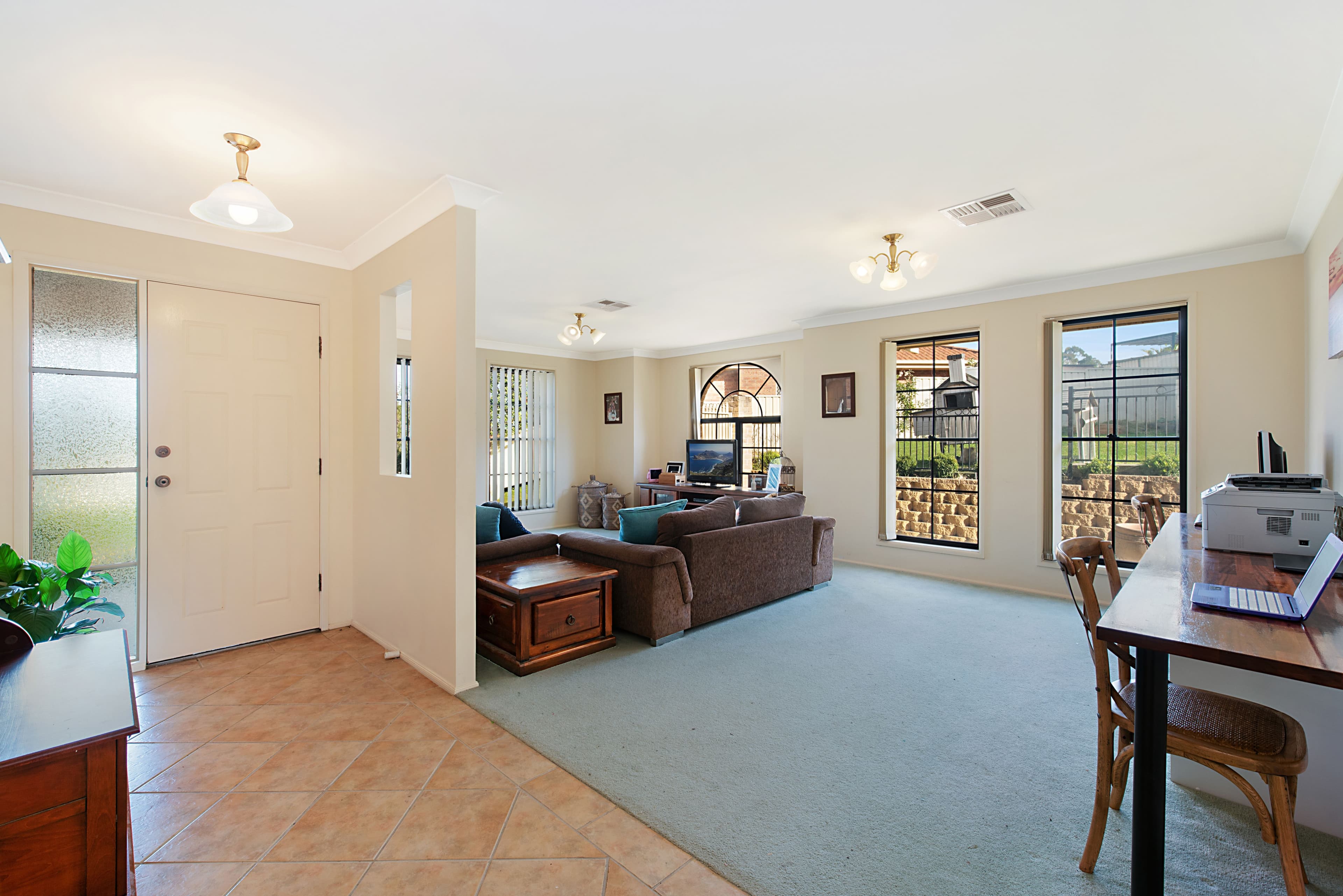 6 Crown Close, Rutherford - Thumbnail 4