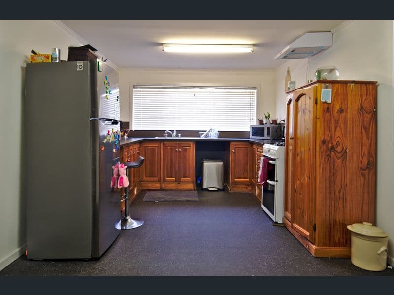 5 McArthur Avenue, St Albans VIC 3021, St Albans - Thumbnail 2