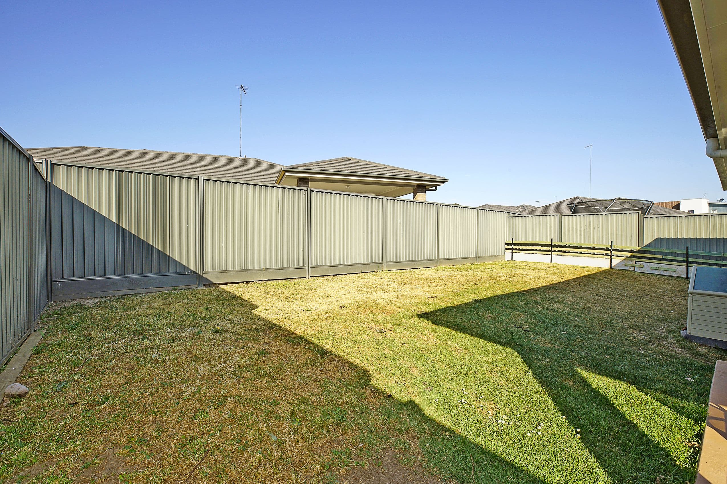 4 Tall Trees Drive, Glenmore Park - Thumbnail 8