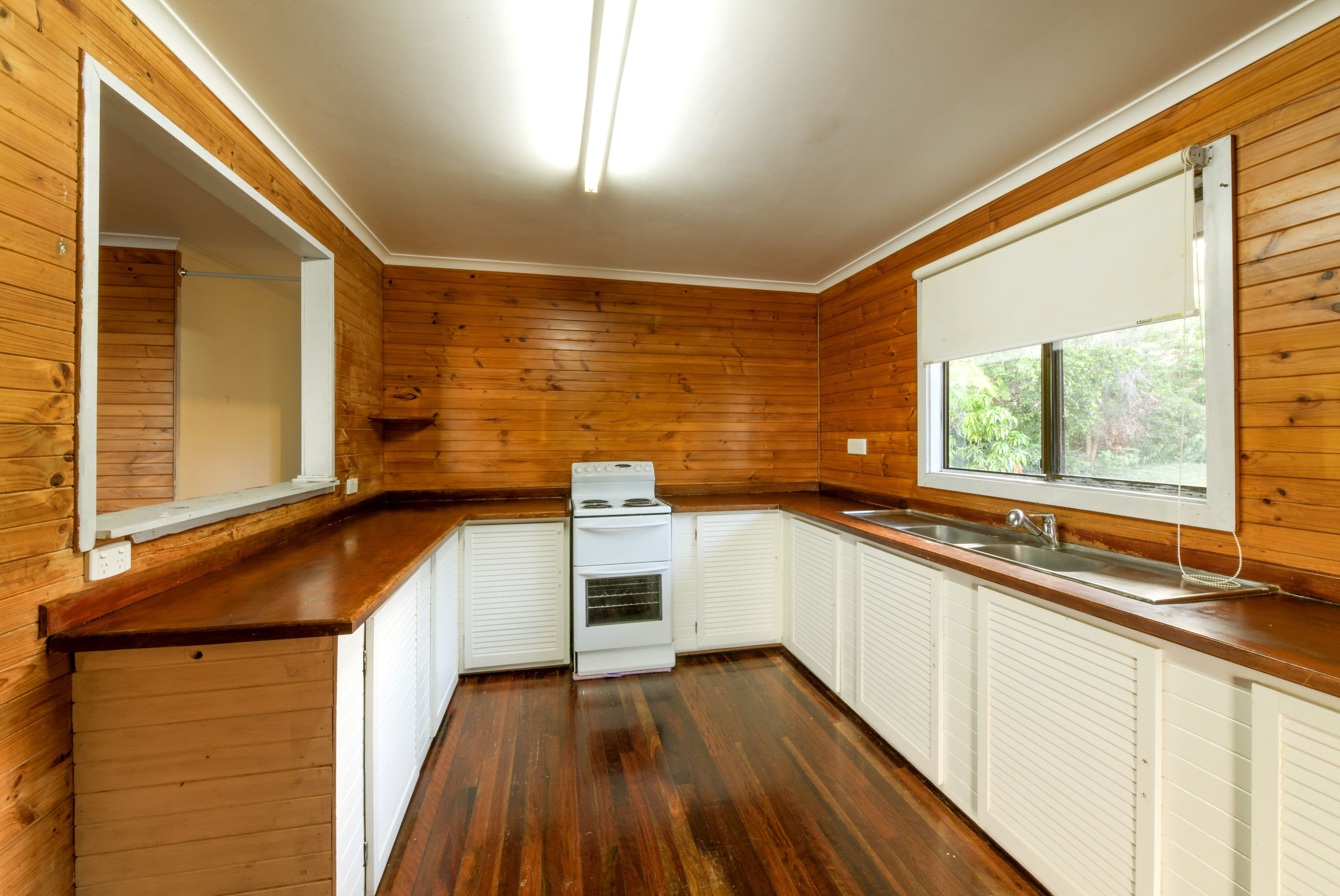 4 Grace Avenue, Cannonvale QLD 4802, Cannonvale - Thumbnail 2