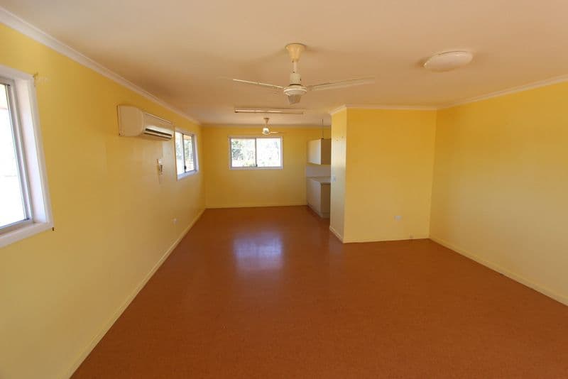8 Cypress Street, Charleville QLD 4470, Charleville - Thumbnail 7