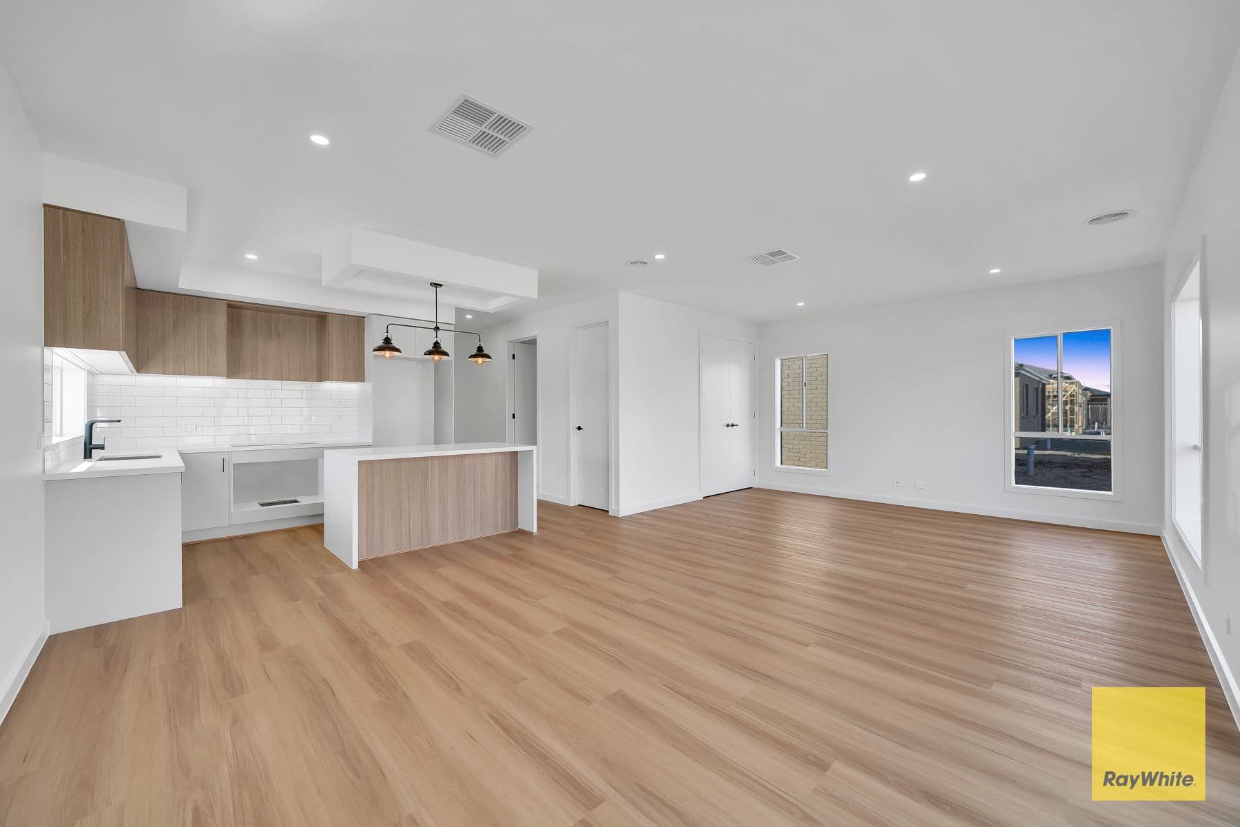 28 Equestrian Street, Tarneit VIC 3029, Tarneit - Thumbnail 6