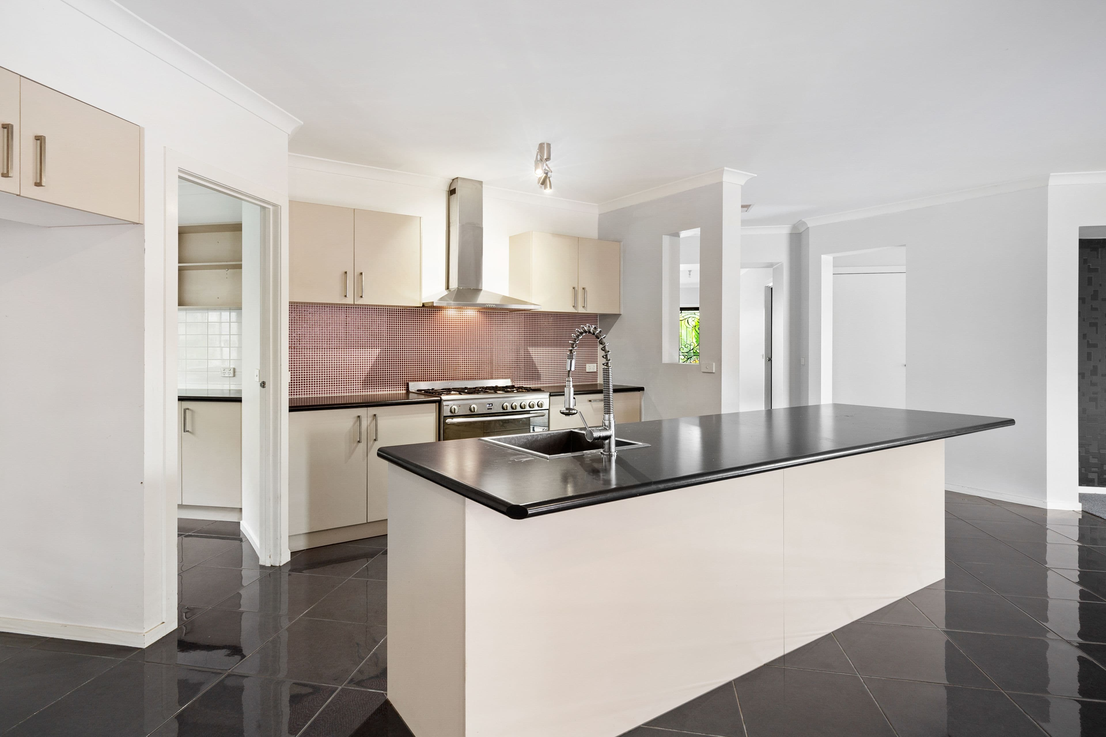 2 Bronte Court, Drouin VIC 3818, Drouin - Thumbnail 2