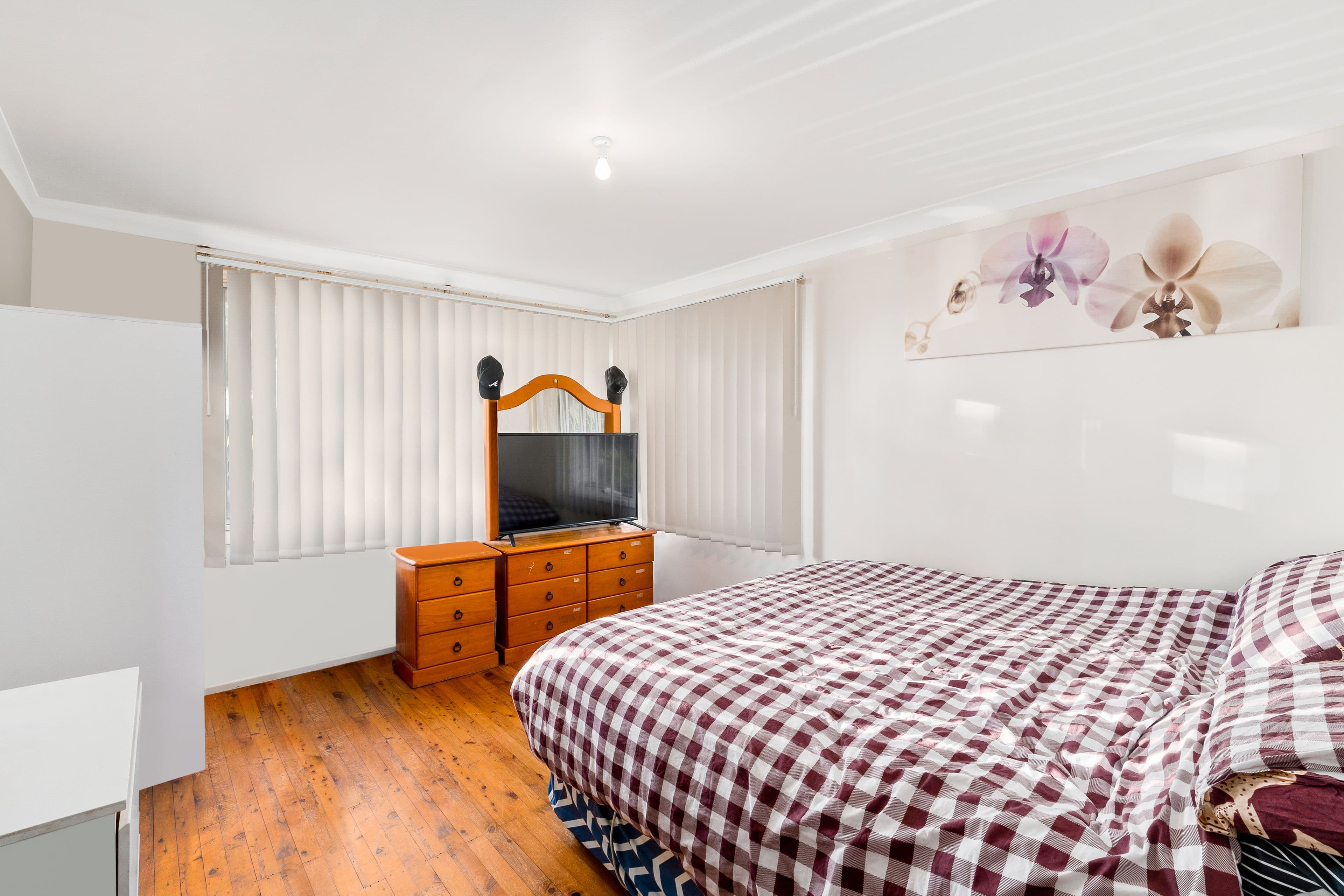 6 Pensacola Place, Casula NSW 2170, Casula - Thumbnail 5