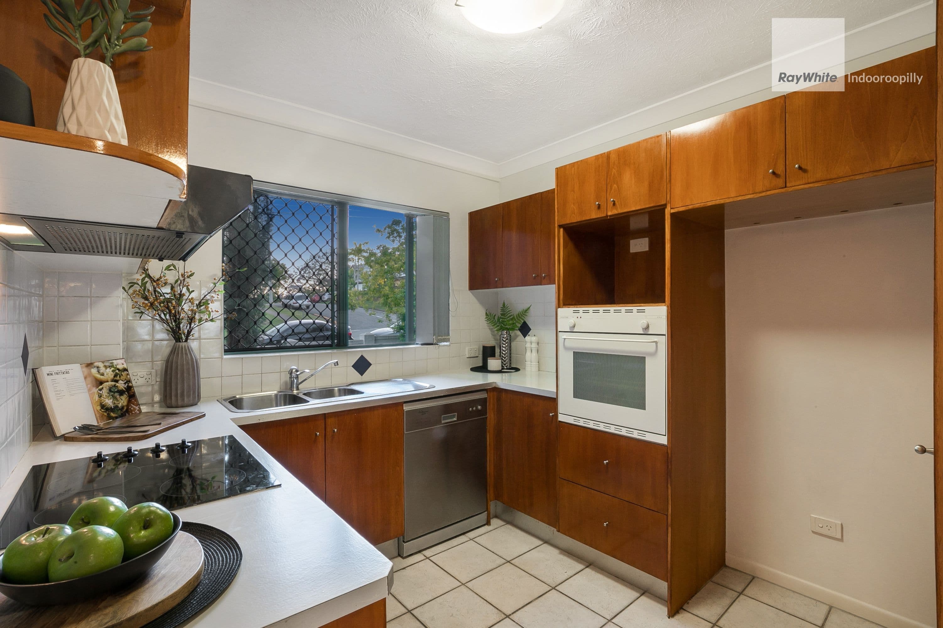 81 Waverley Road, Taringa QLD 4068, Taringa - Thumbnail 3