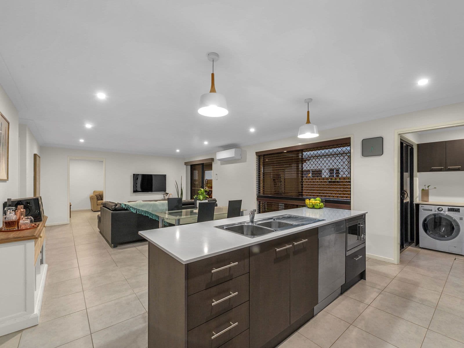 28 Budgerigar Street, Upper Kedron QLD 4055, Upper Kedron - Thumbnail 6