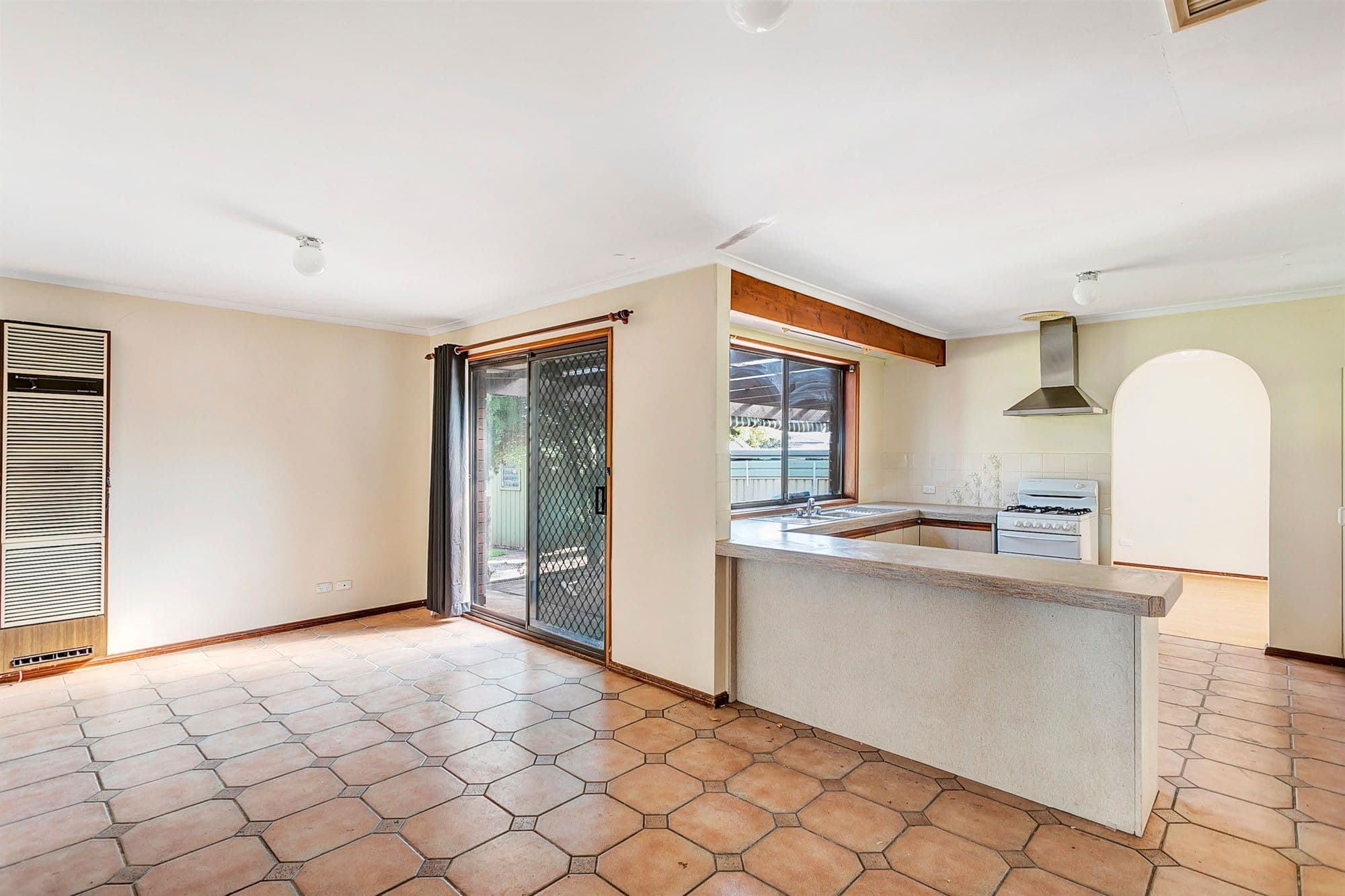 24 Tareena Street, Craigmore SA 5114, Craigmore - Thumbnail 5