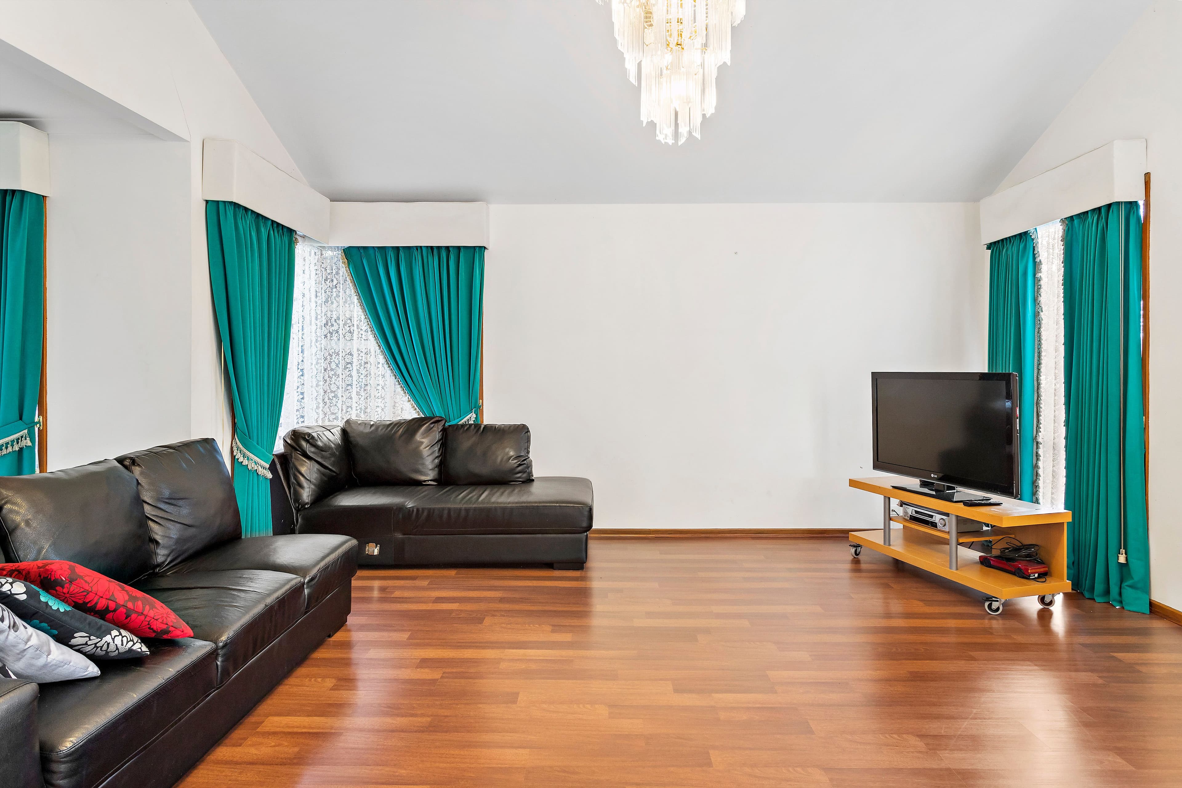 4 Sandalwood Drive, Oakleigh South VIC 3167, Oakleigh South - Thumbnail 5