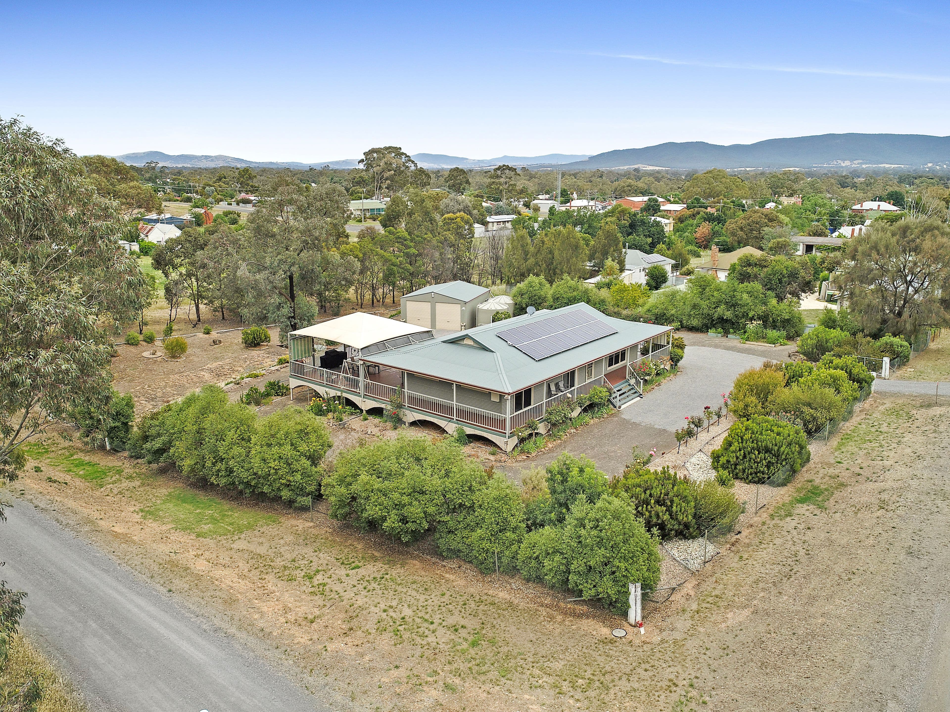44 Russell Street, Avoca VIC 3467, Avoca - Thumbnail 2