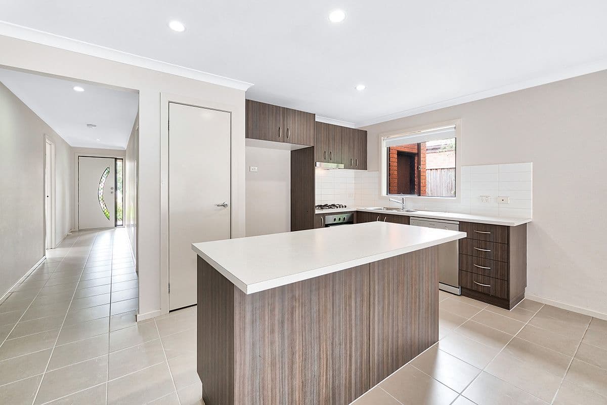 19 Markbeech Crescent, Officer VIC 3809, Officer - Thumbnail 5