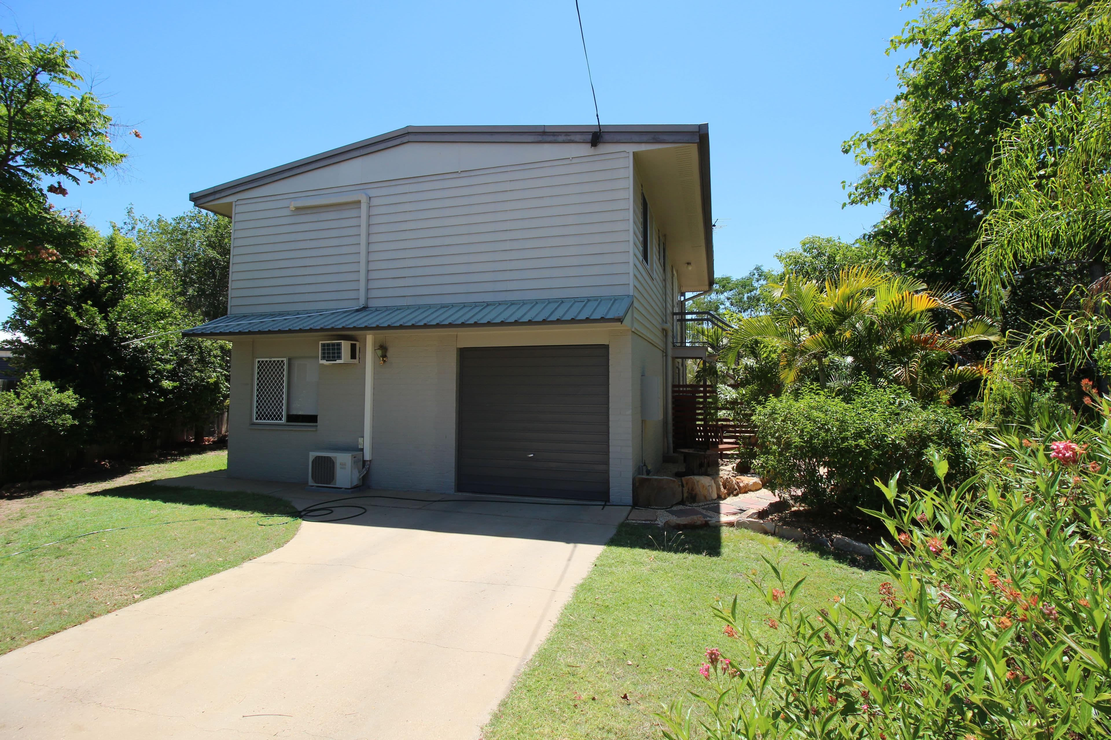 4 Edwards Place, Emerald QLD 4720, Emerald - Thumbnail 4