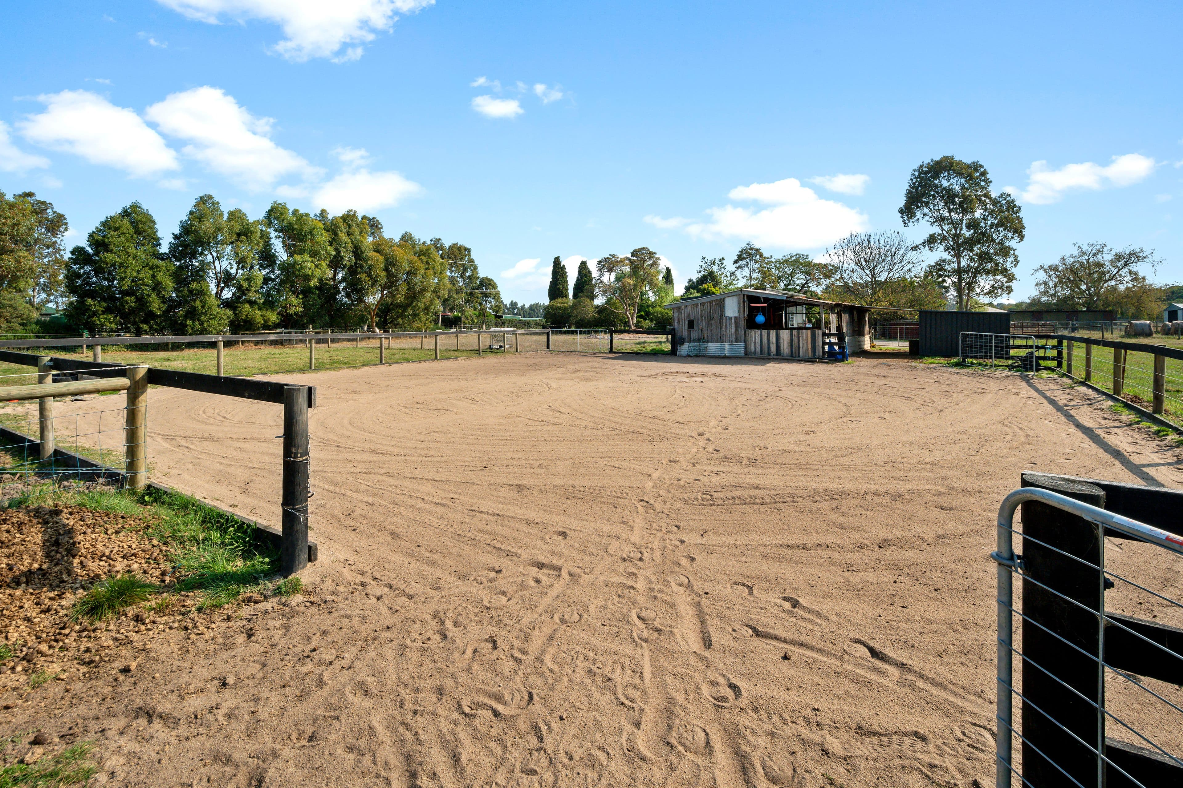 135 Ellett Road, Pakenham South VIC 3810, Pakenham South - Thumbnail 2