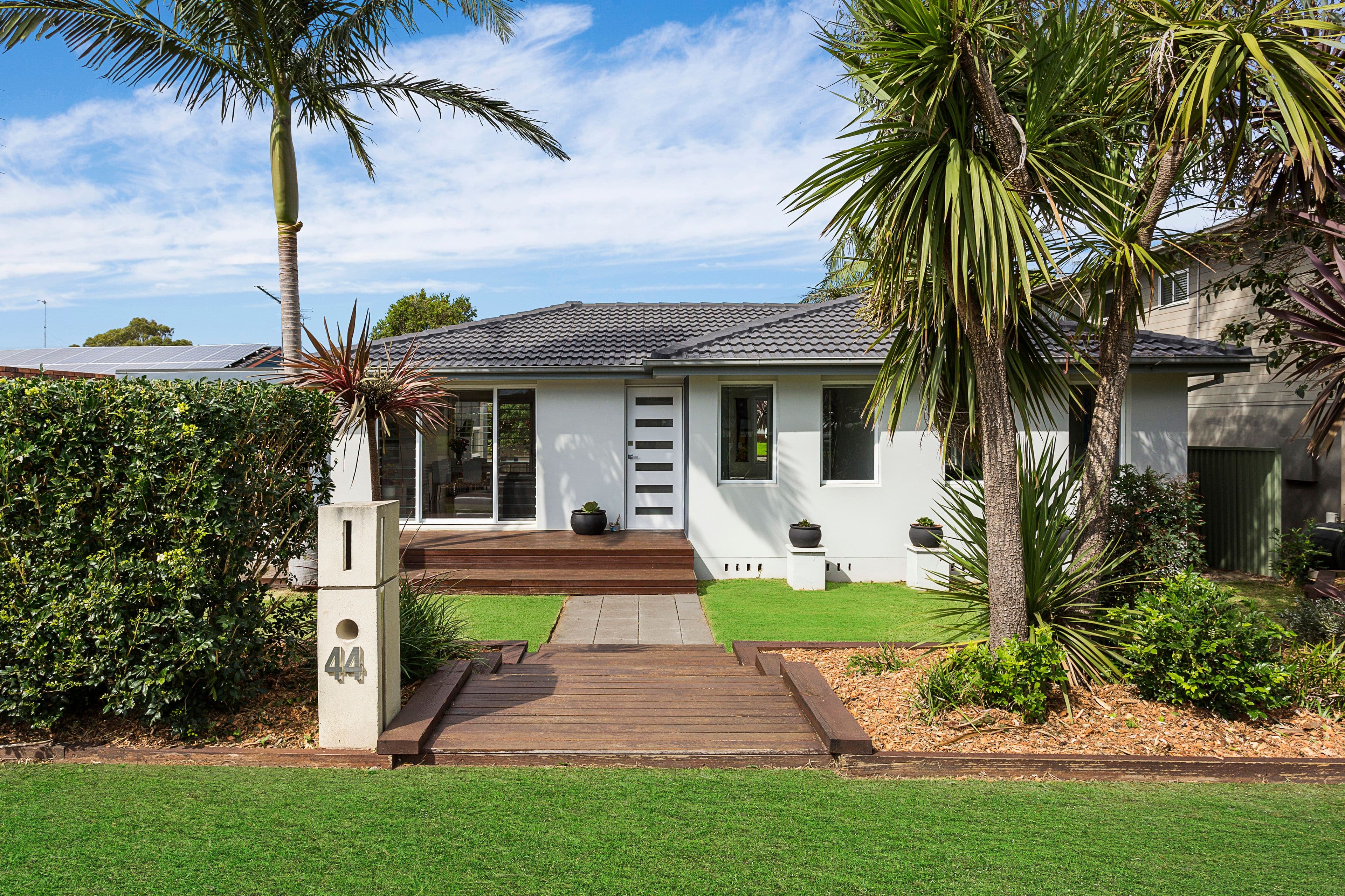 44 Kiarama Avenue, Kiama Downs - Image 1