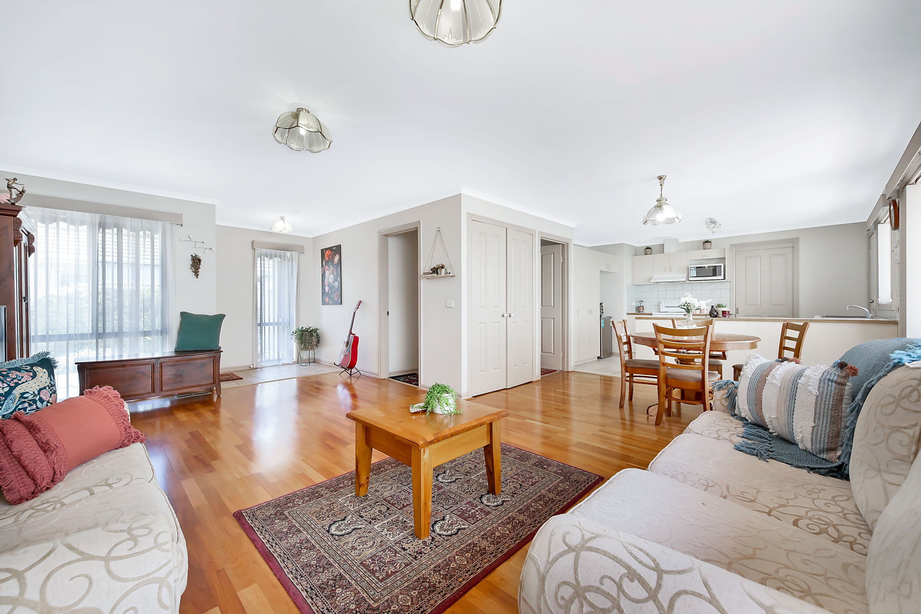 32 Doynton Parade, Mount Waverley VIC 3149, Mount Waverley - Thumbnail 2