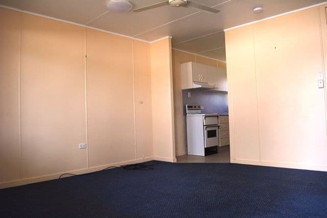 137 Thistle Street, Blackall QLD 4472, Blackall - Thumbnail 3