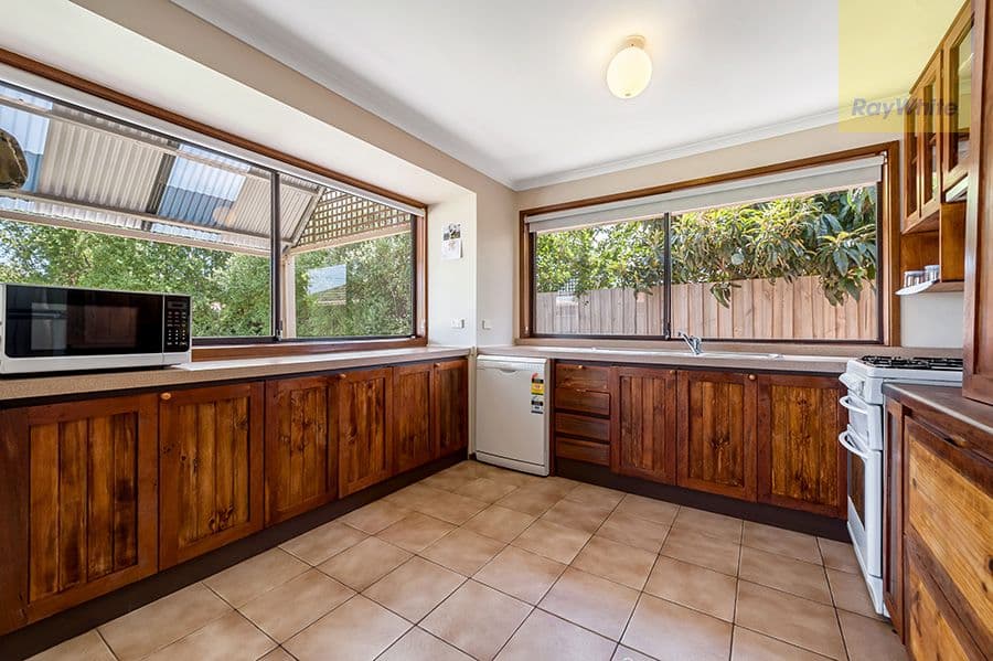 4 Balcombe Court, Craigieburn VIC 3064, Craigieburn - Thumbnail 5