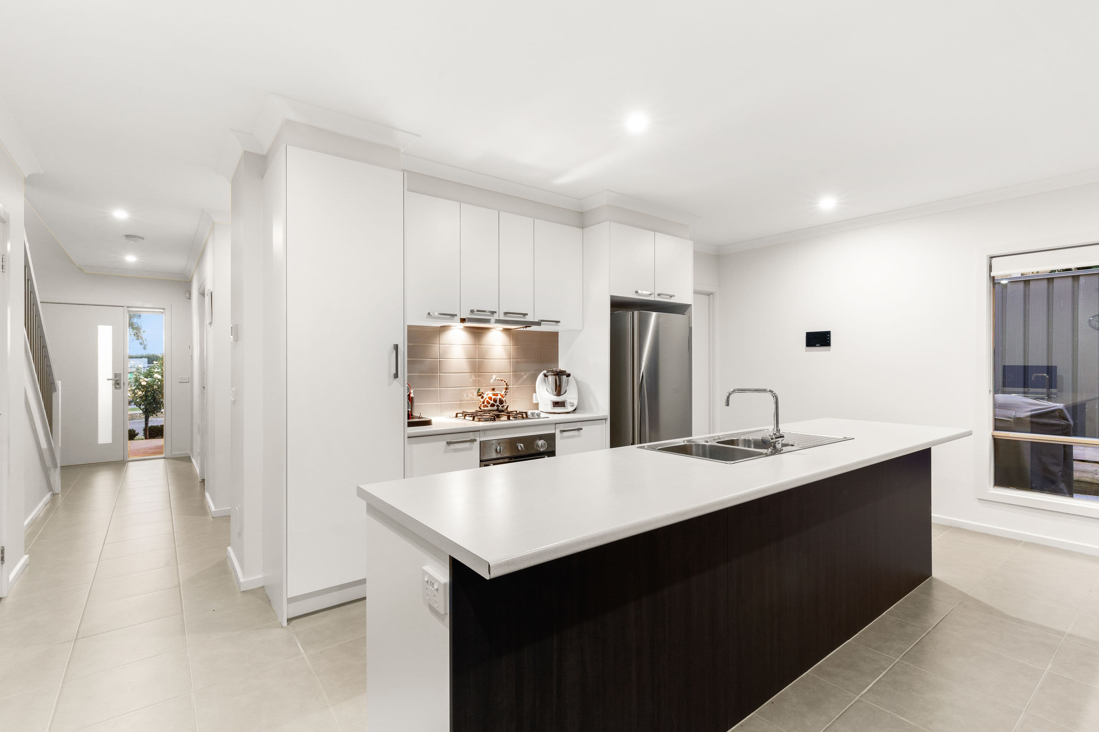 18 Adriatic Way, Pakenham VIC 3810, Pakenham - Thumbnail 3