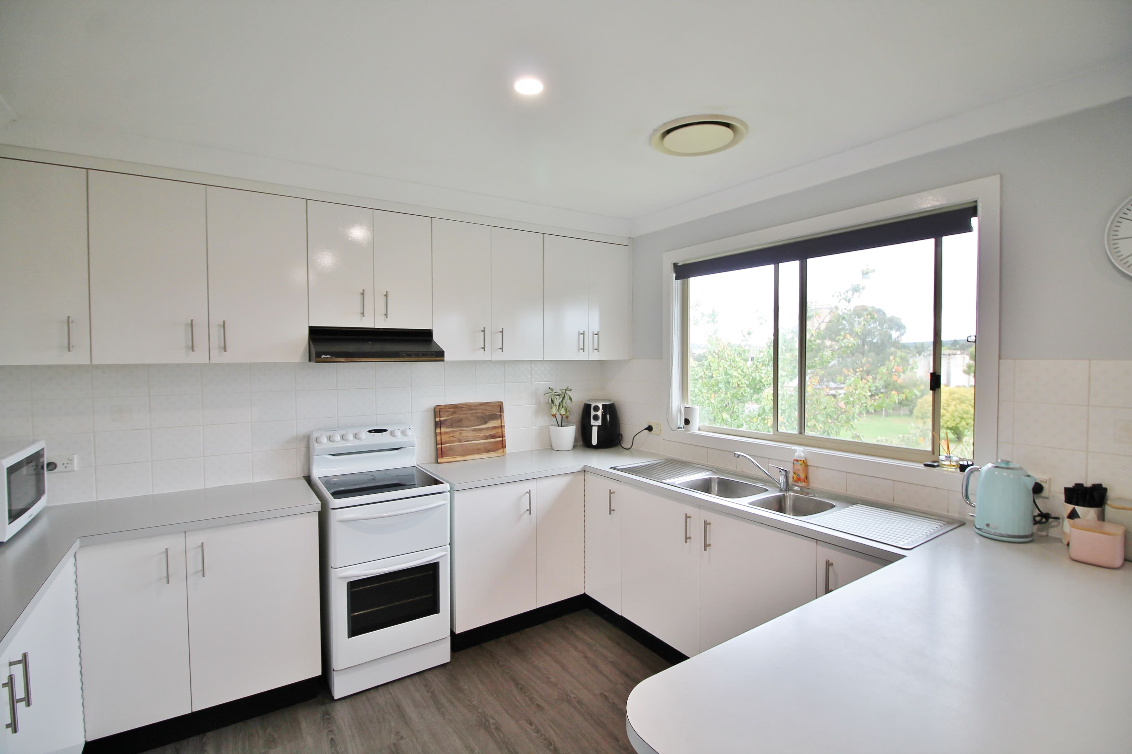 110 Edwards Street, Young NSW 2594, Young - Thumbnail 4