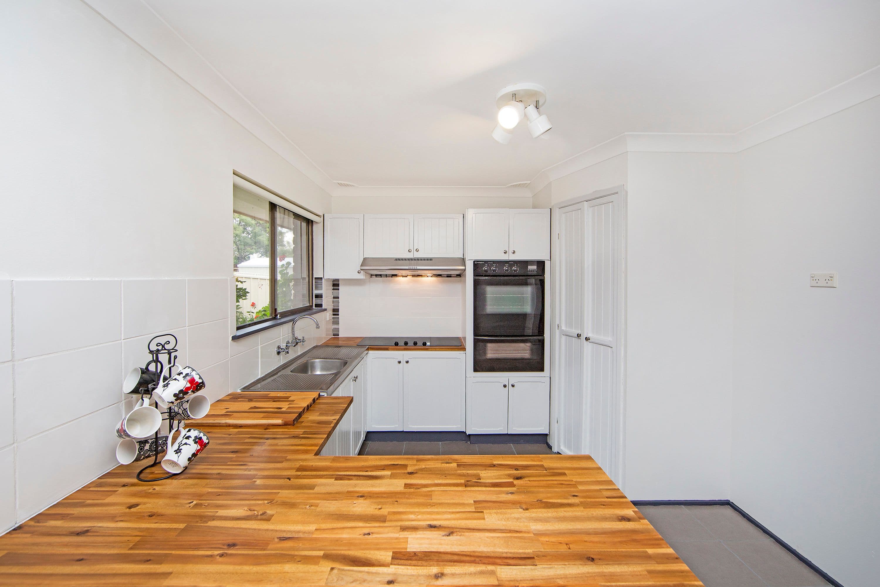 16 Delia Avenue, Budgewoi - Thumbnail 2