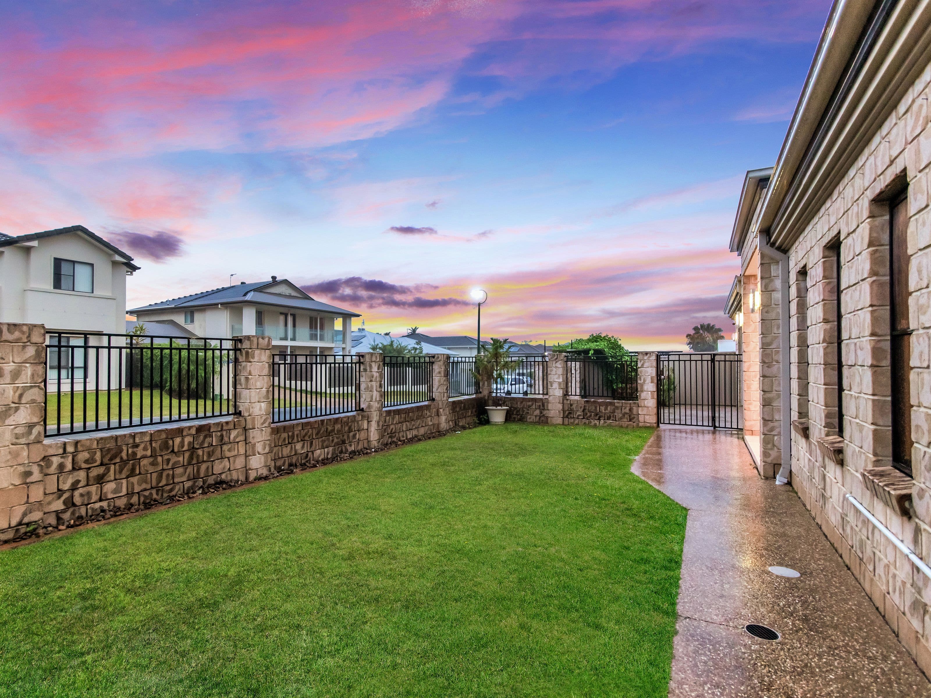 21 Casuarina Drive, Molendinar QLD 4214, Molendinar - Thumbnail 2