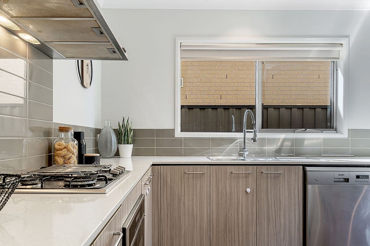 5 Versant Drive, Craigieburn VIC 3064, Craigieburn - Thumbnail 3