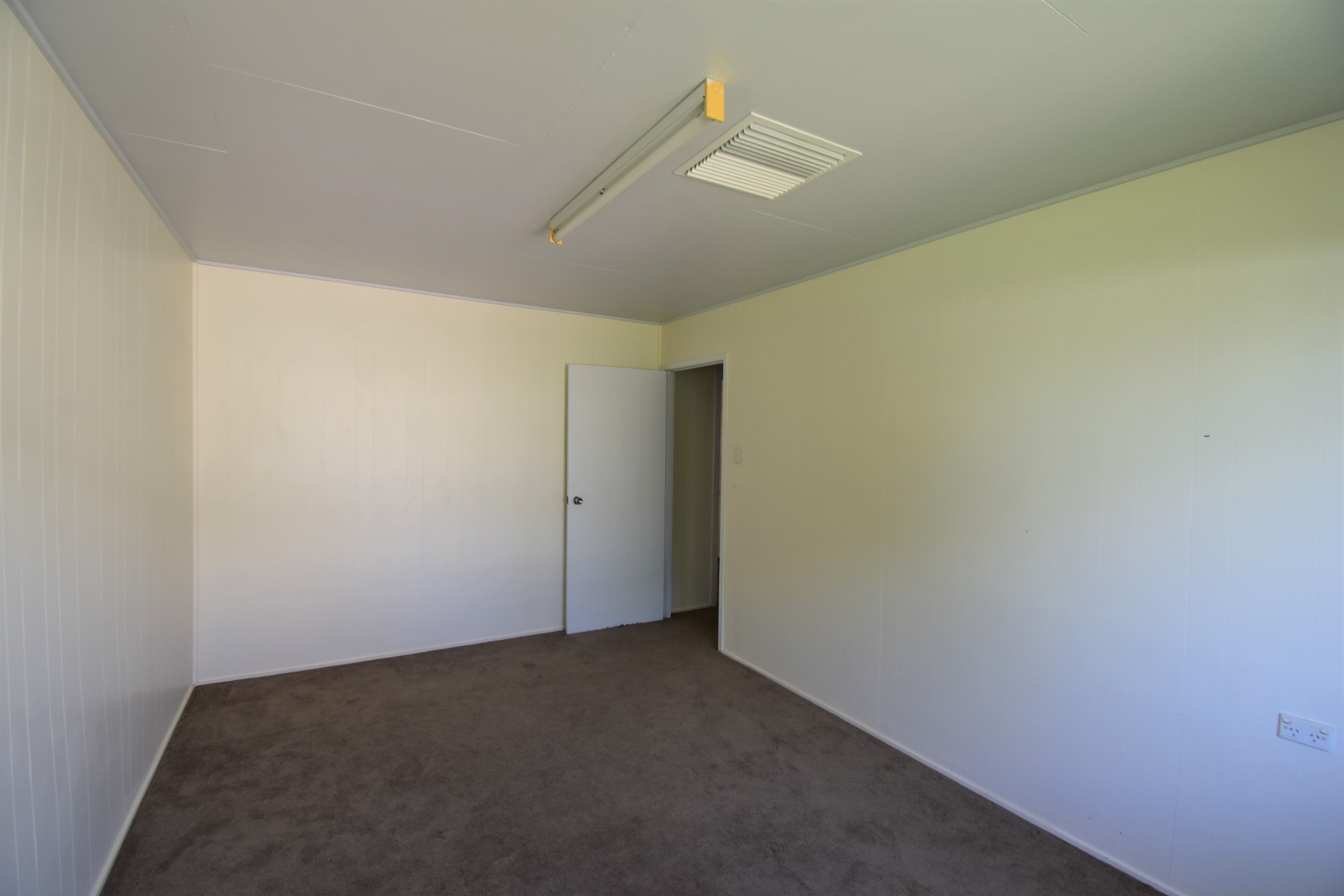 169 Kingfisher Street, Longreach QLD 4730, Longreach - Thumbnail 8