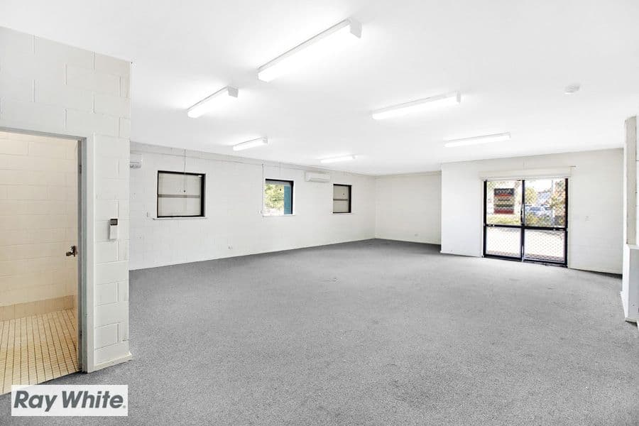 4 Wade Court, Girrawheen WA 6064, Girrawheen - Thumbnail 2