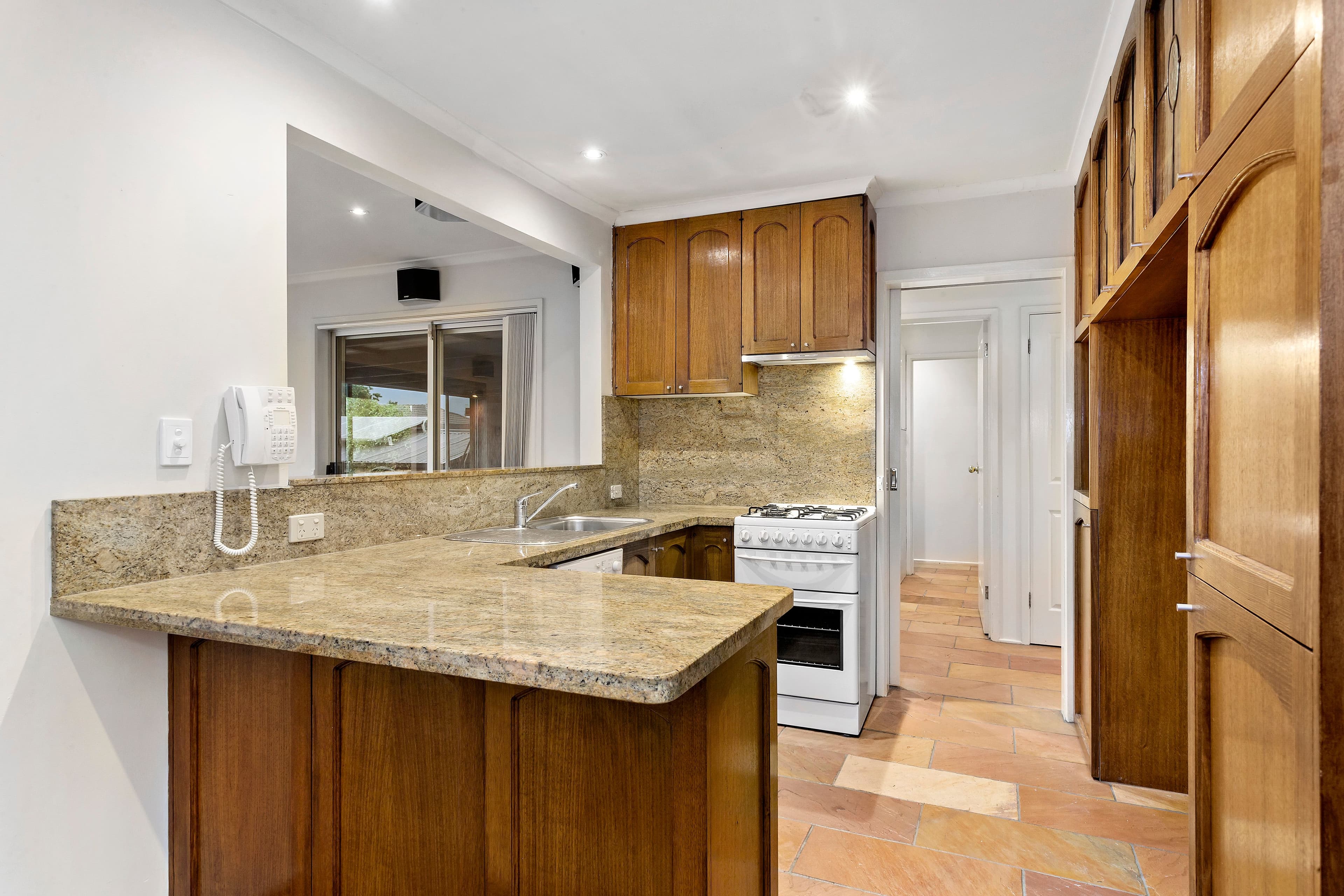 170 Casey Drive, Lalor VIC 3075, Lalor - Thumbnail 2