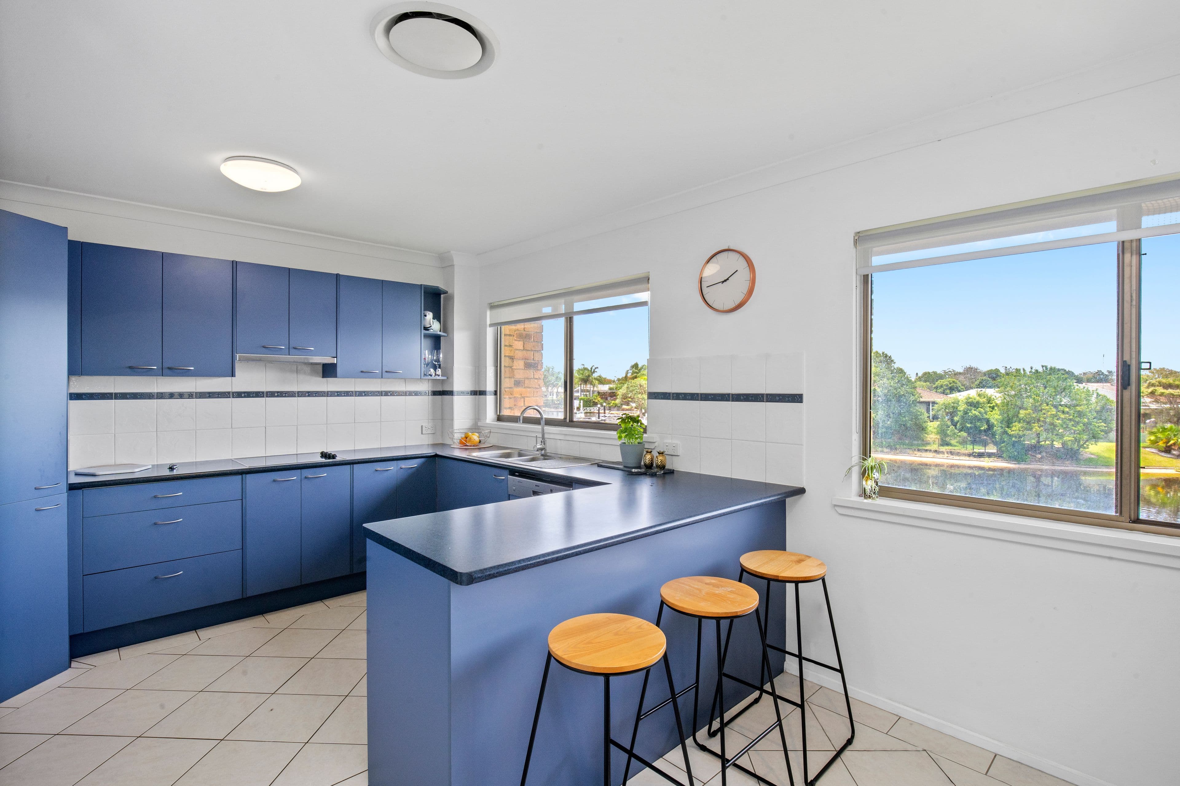 14 Dunlop Court, Mermaid Waters QLD 4218, Mermaid Waters - Thumbnail 3