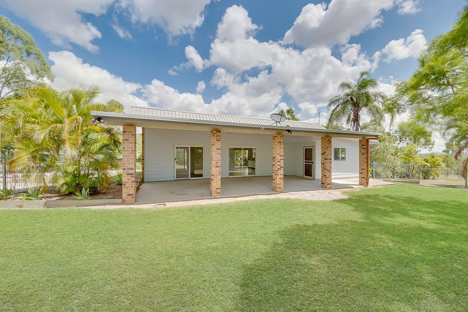 14 RIVERVIEW Drive, River Ranch QLD 4680, River Ranch - Thumbnail 2