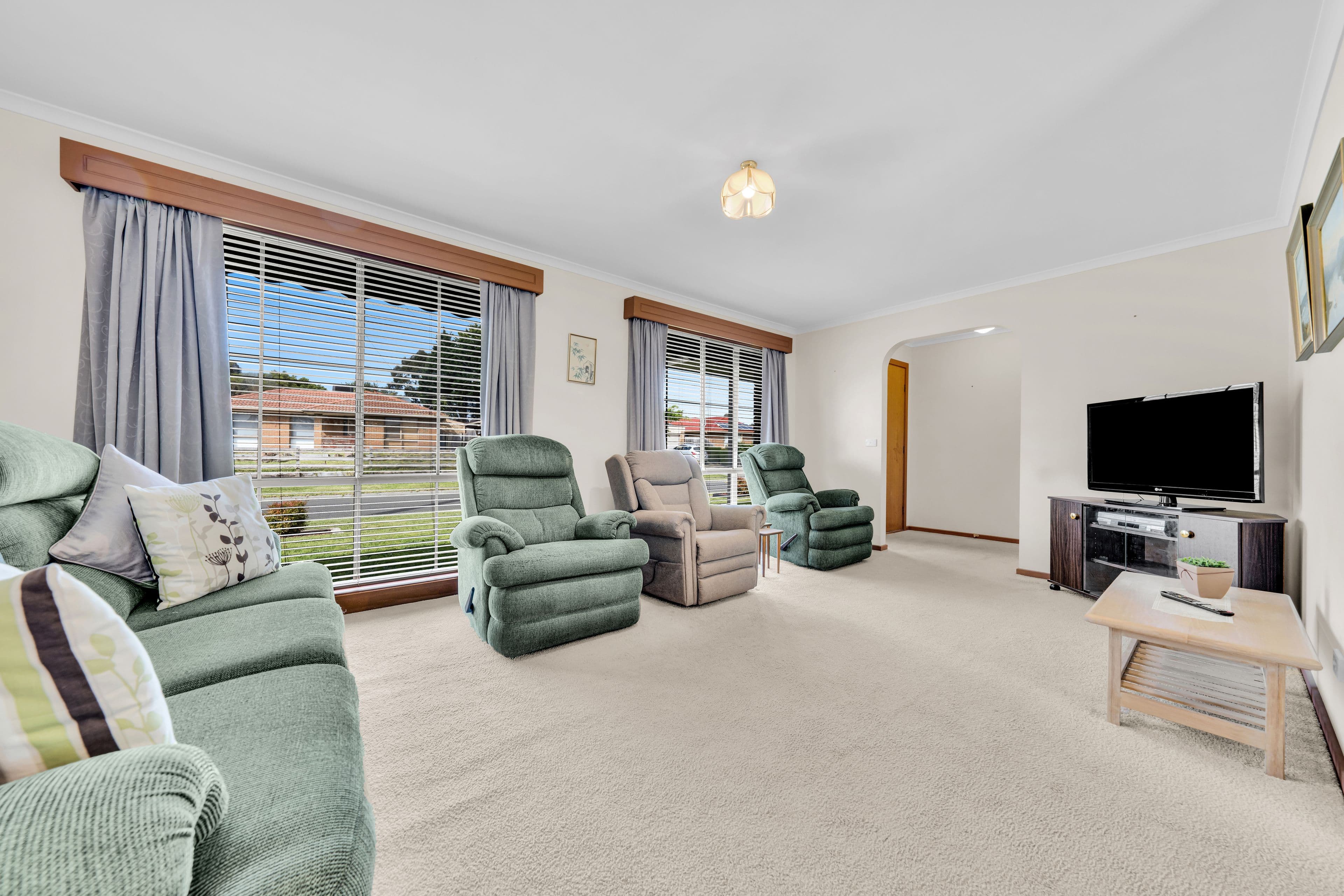 21 General Joshua Drive, Hampton Park VIC 3976, Hampton Park - Thumbnail 3