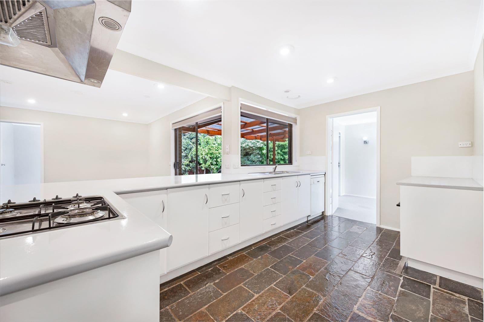 109 Capital Avenue, Glen Waverley VIC 3150, Glen Waverley - Thumbnail 4